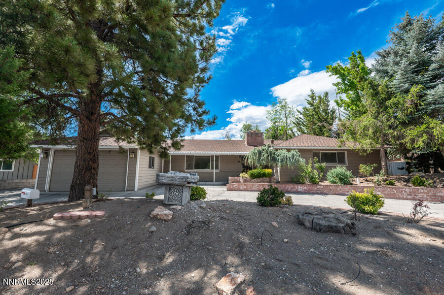 1950 W Plumb Lane Property Photo 3