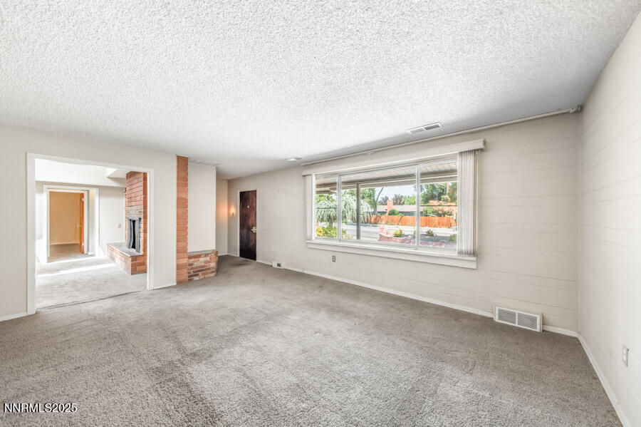 1950 W Plumb Lane Property Photo 10