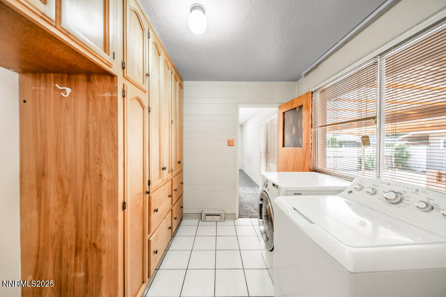 1950 W Plumb Lane Property Photo 26