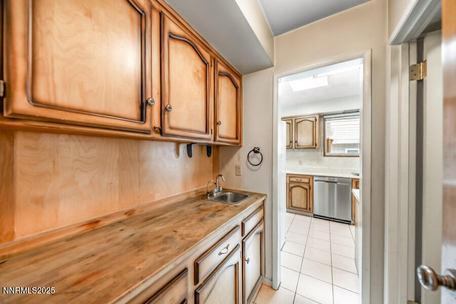 1950 W Plumb Lane Property Photo 27