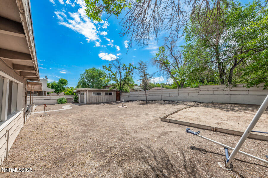 1950 W Plumb Lane Property Photo 49