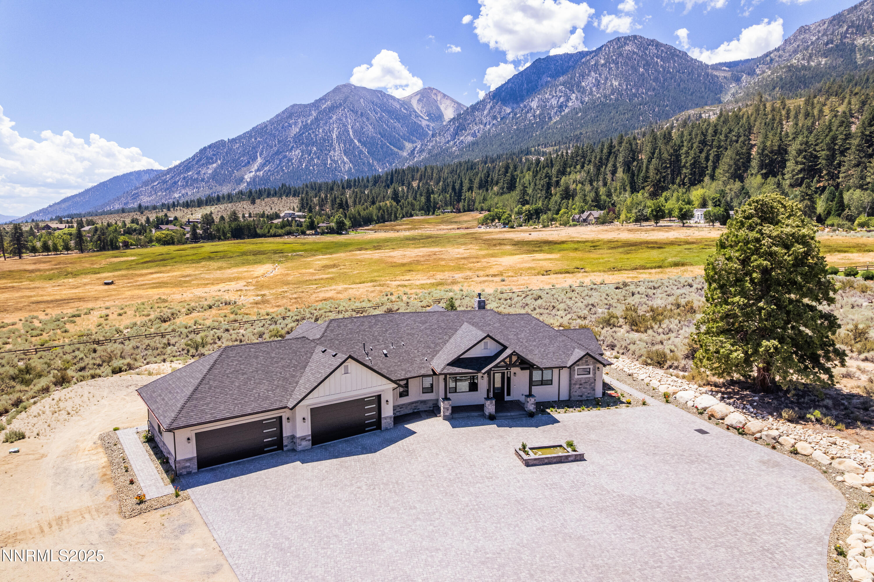 229 Sierra Country Circle Property Photo 4