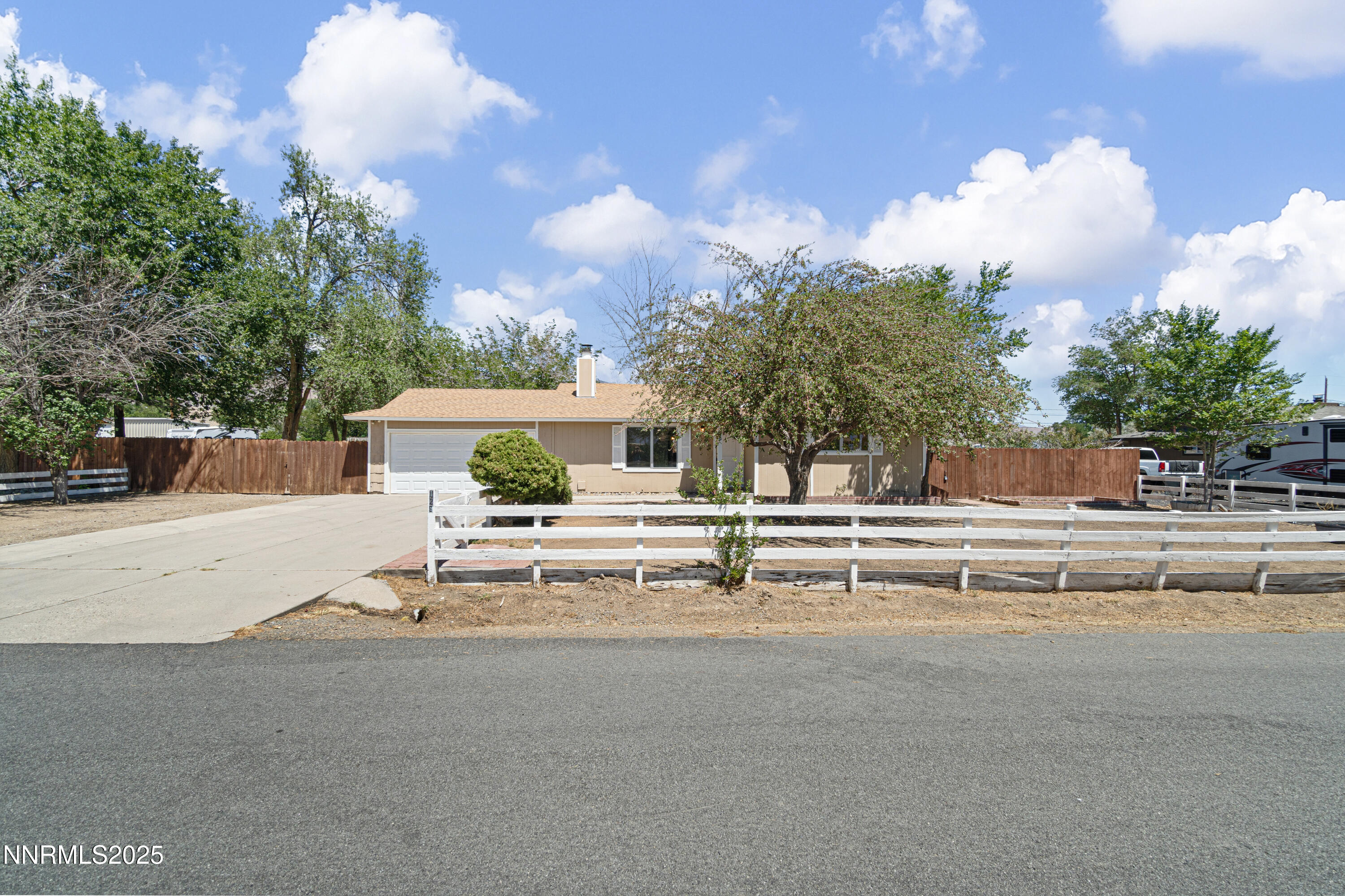 129 Ring Road Property Photo 1