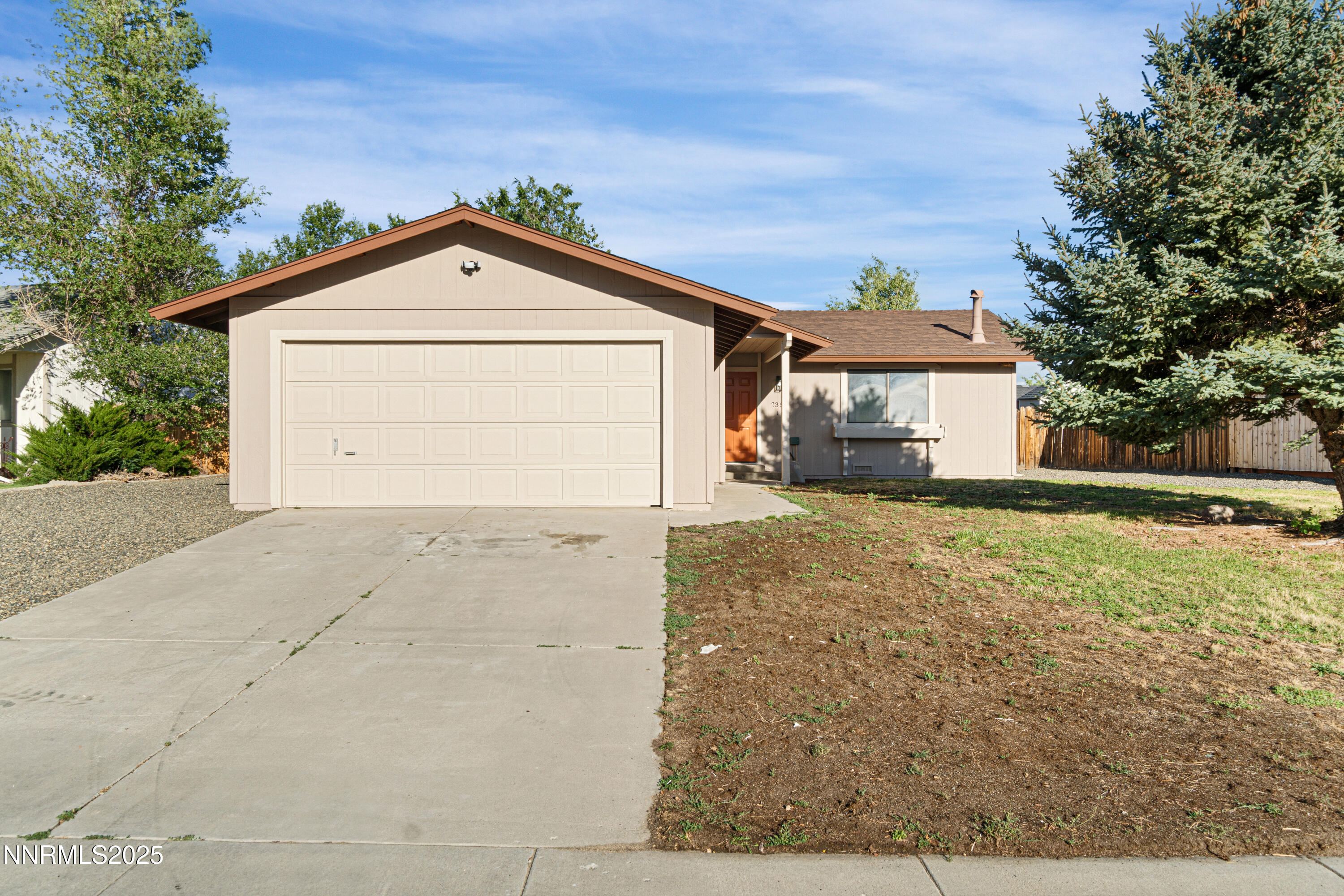 735 Lassen Way Property Photo 1