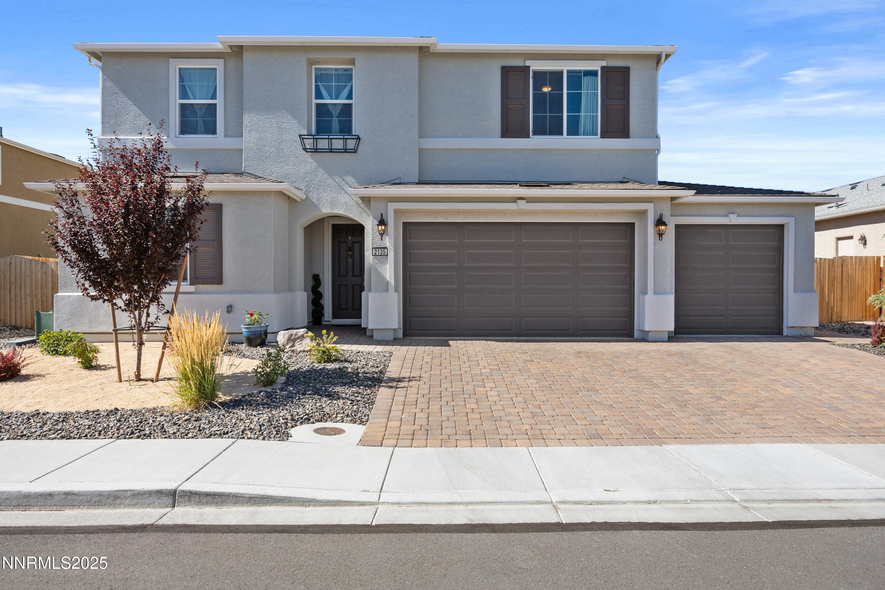 2135 Butte Creek Drive Property Photo 1