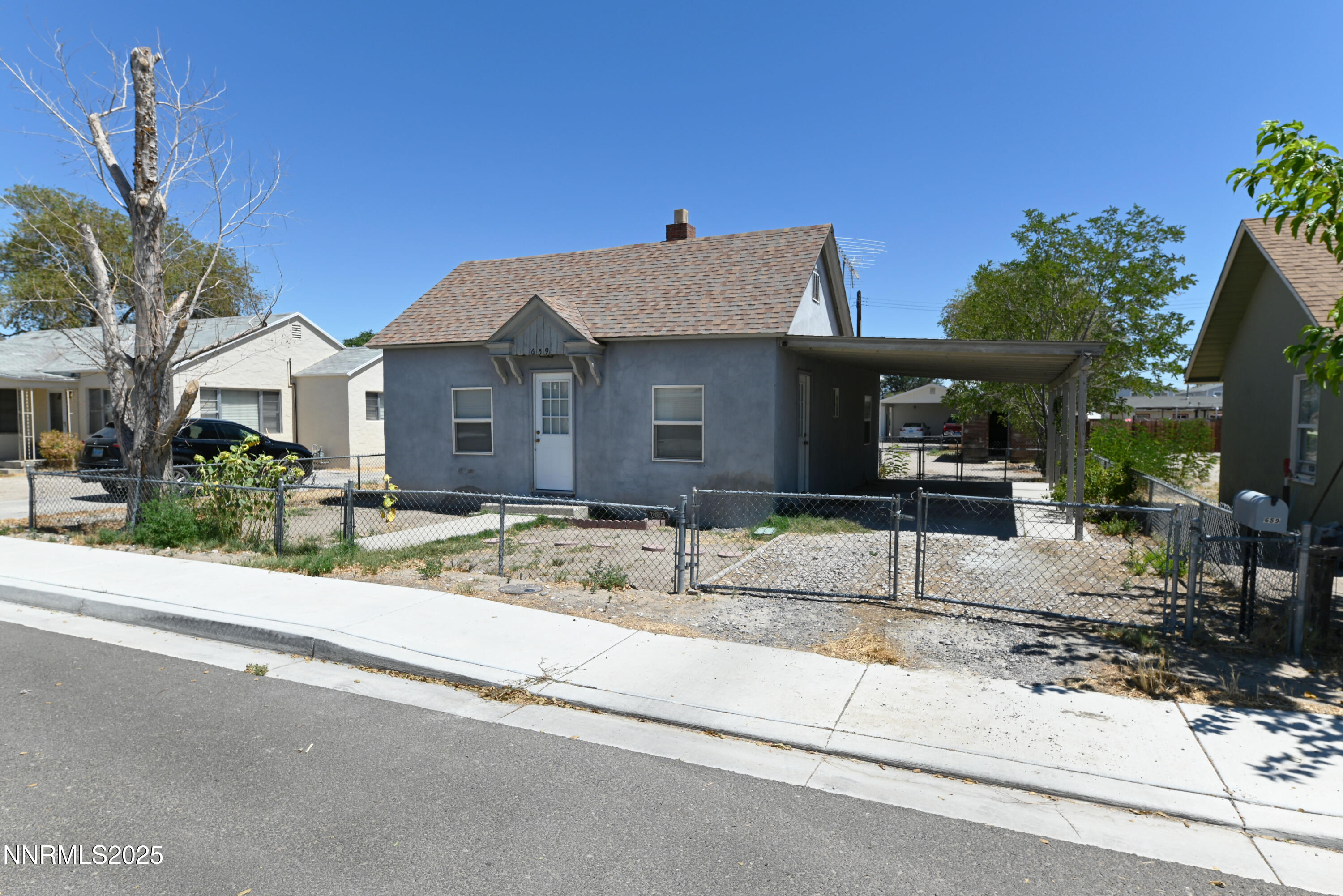 659 Esmeralda Street Property Photo 1