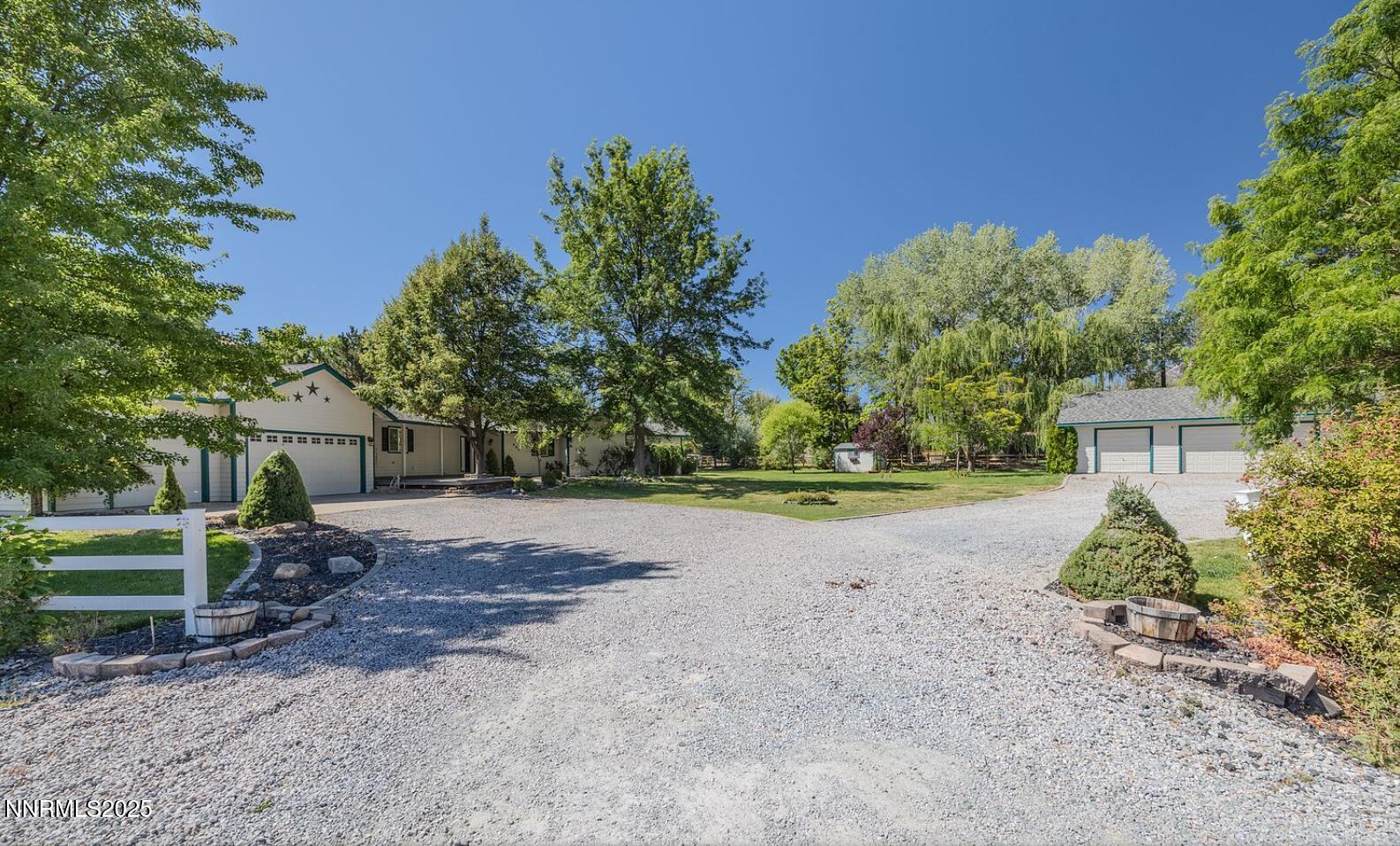 120 E Laramie Drive Property Photo 1