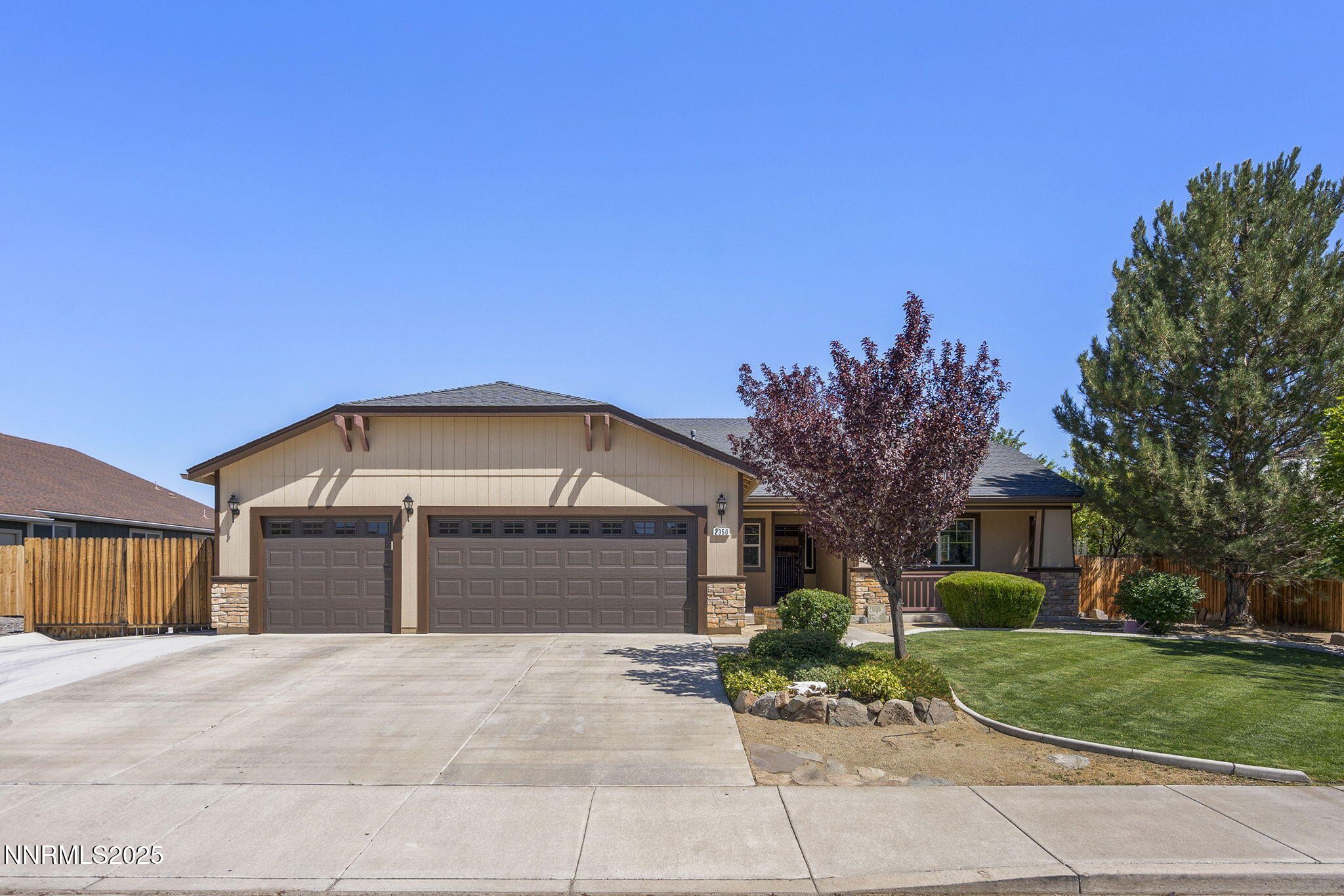 2350 Garnet Star Way Property Photo 1