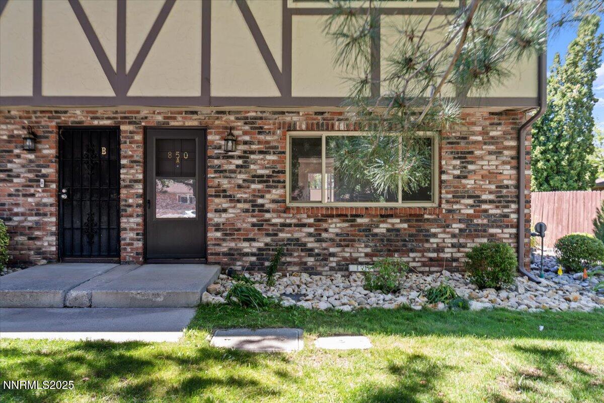 850 Travis Drive Property Photo 1