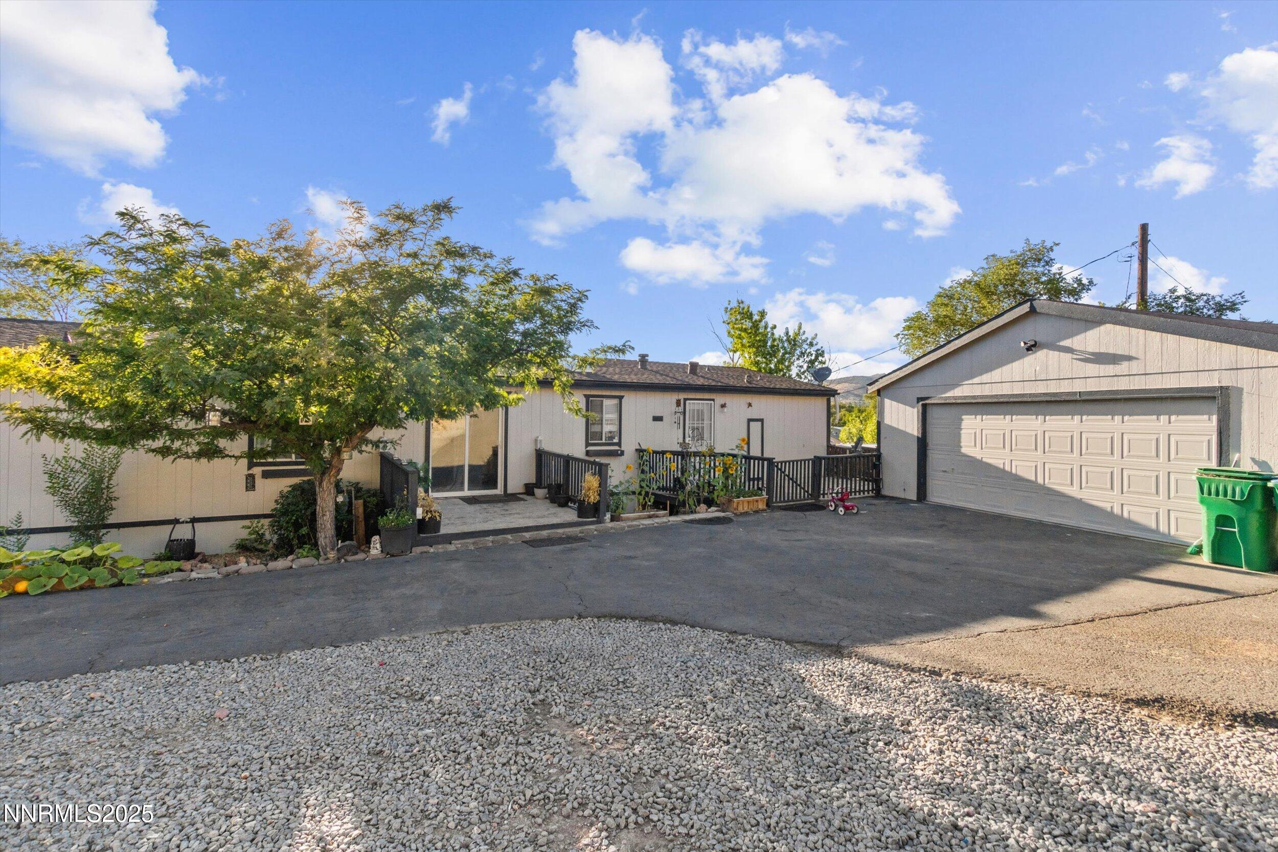 5275 Lupin Drive