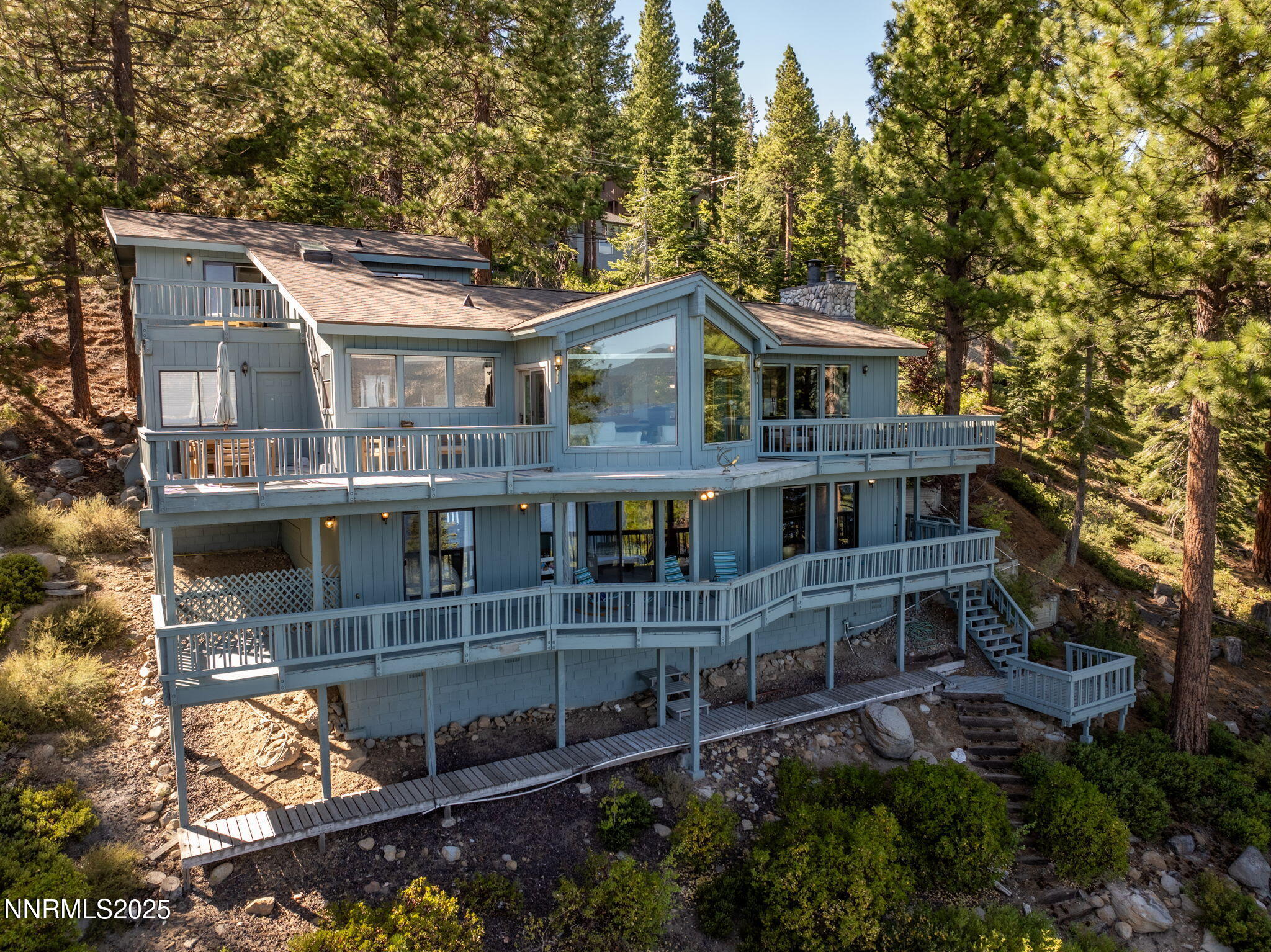 240 Lakeshore Boulevard