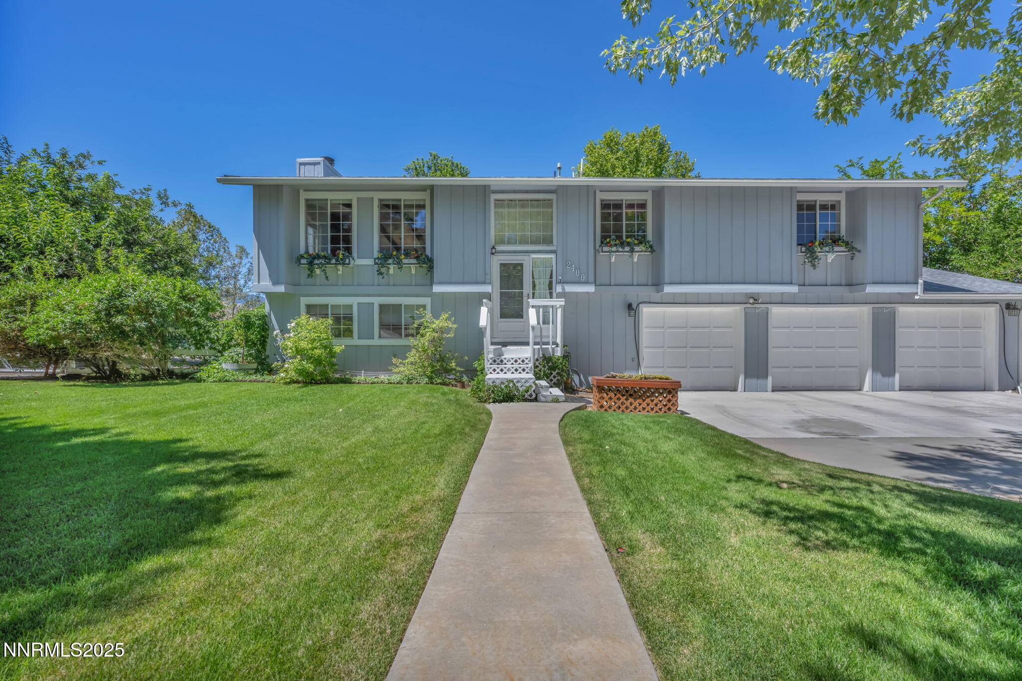 2400 S Lompa Lane Property Photo 1