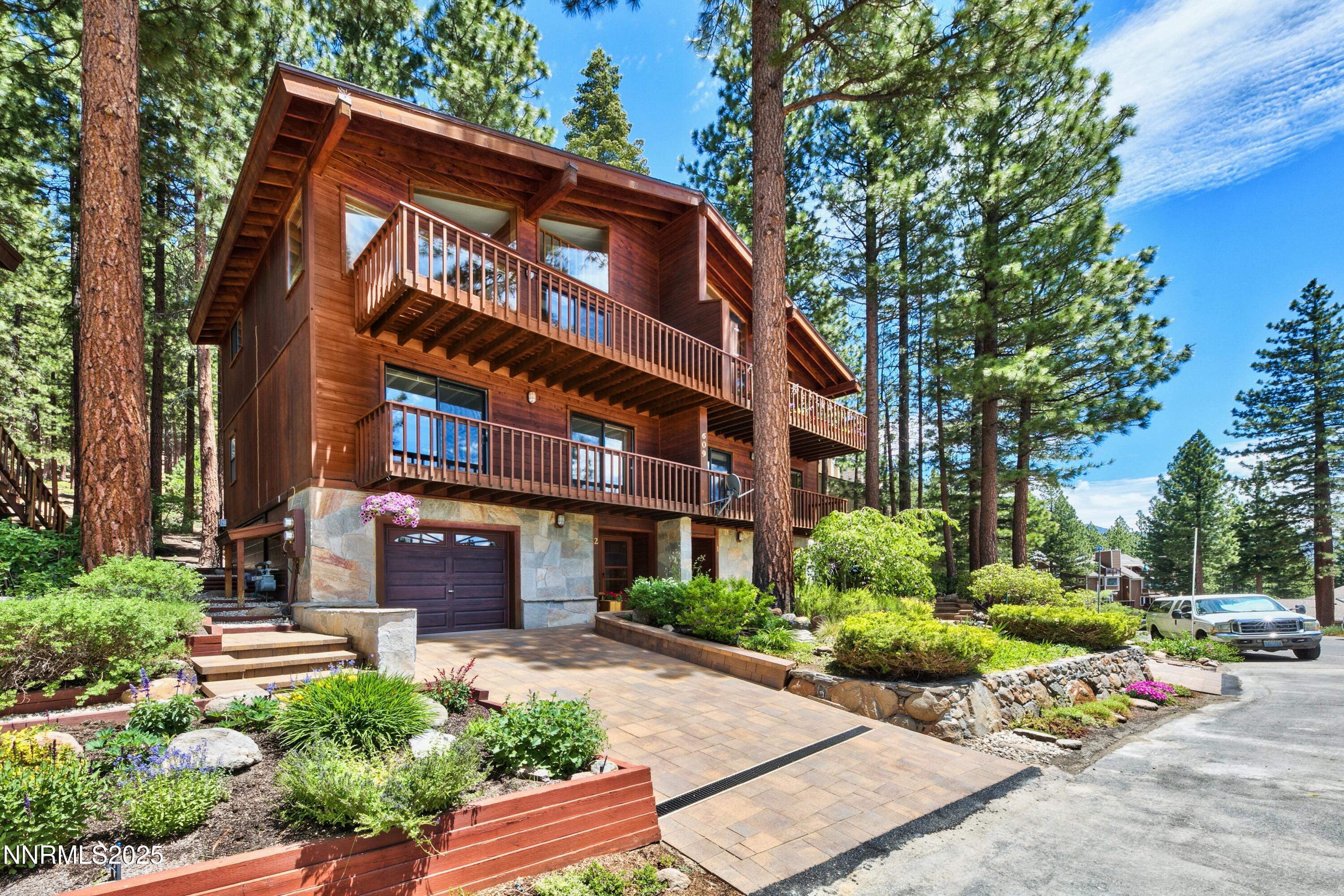 609 Lariat Circle Property Photo 1