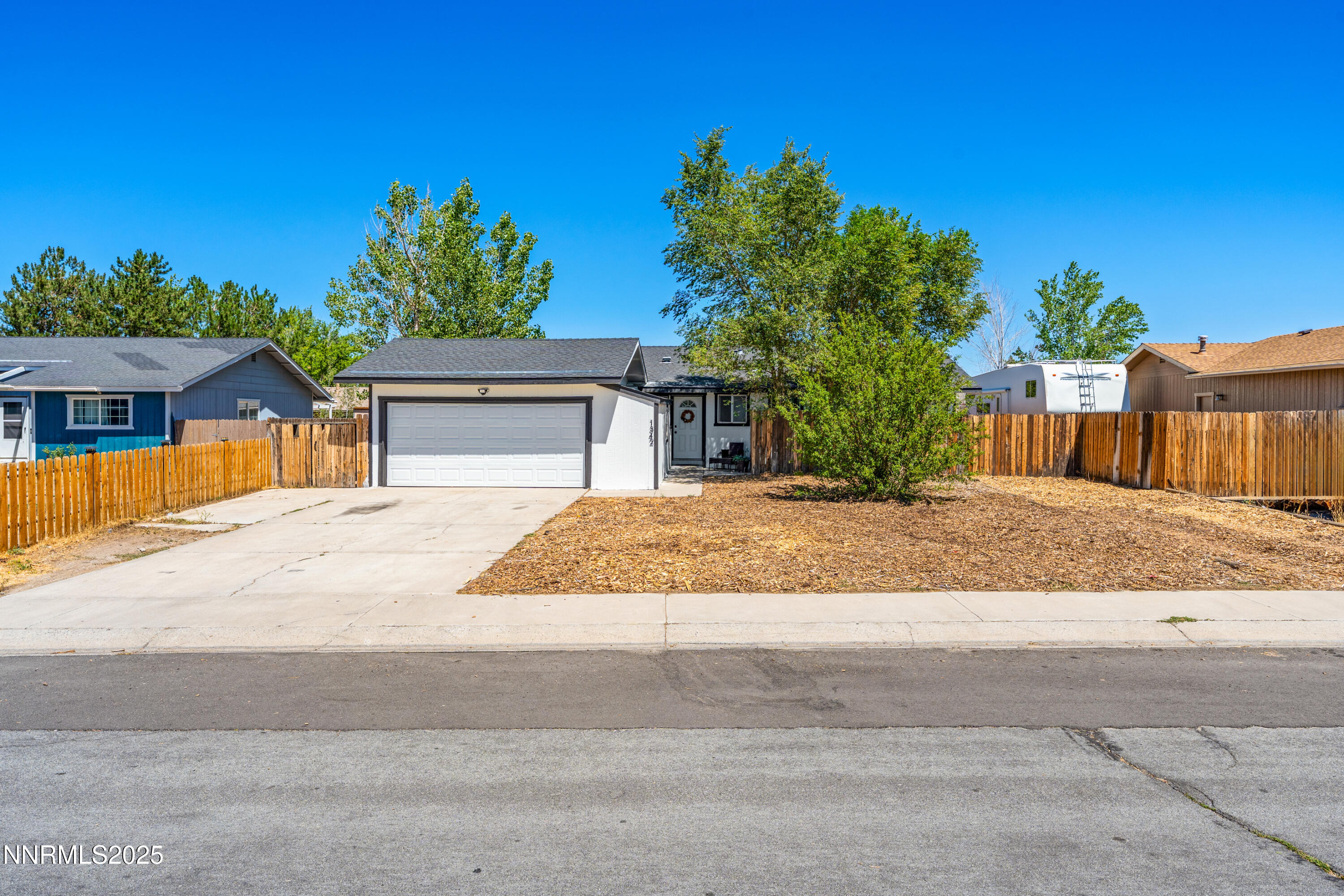 1342 Honeybee Ln Property Photo 1