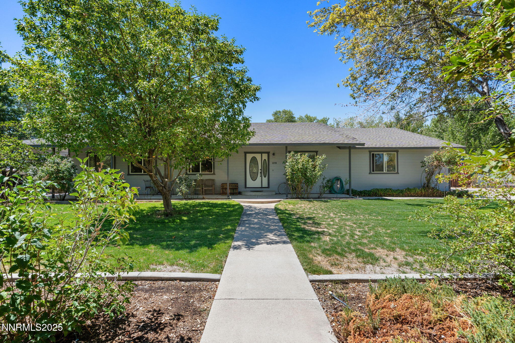 2210 Silver Circle Property Photo 1