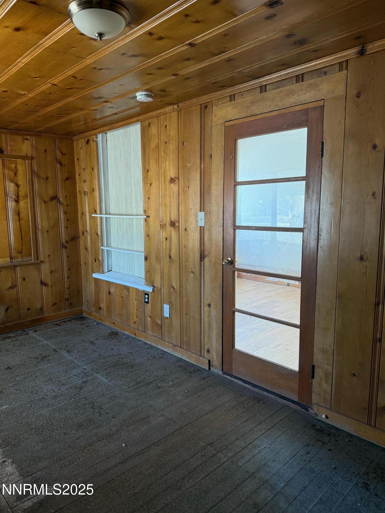 960 Franklin Avenue Property Photo 3