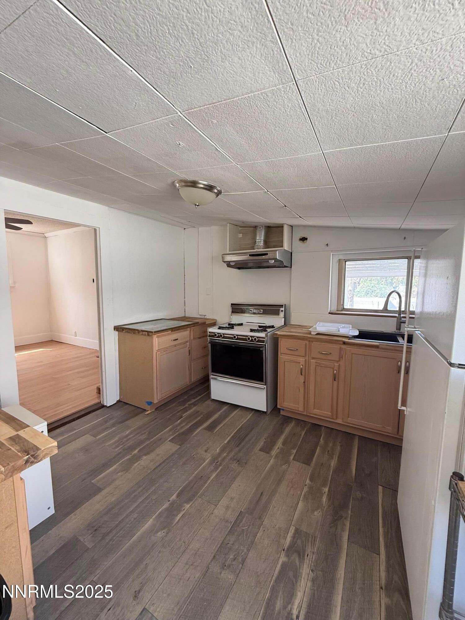 960 Franklin Avenue Property Photo 15