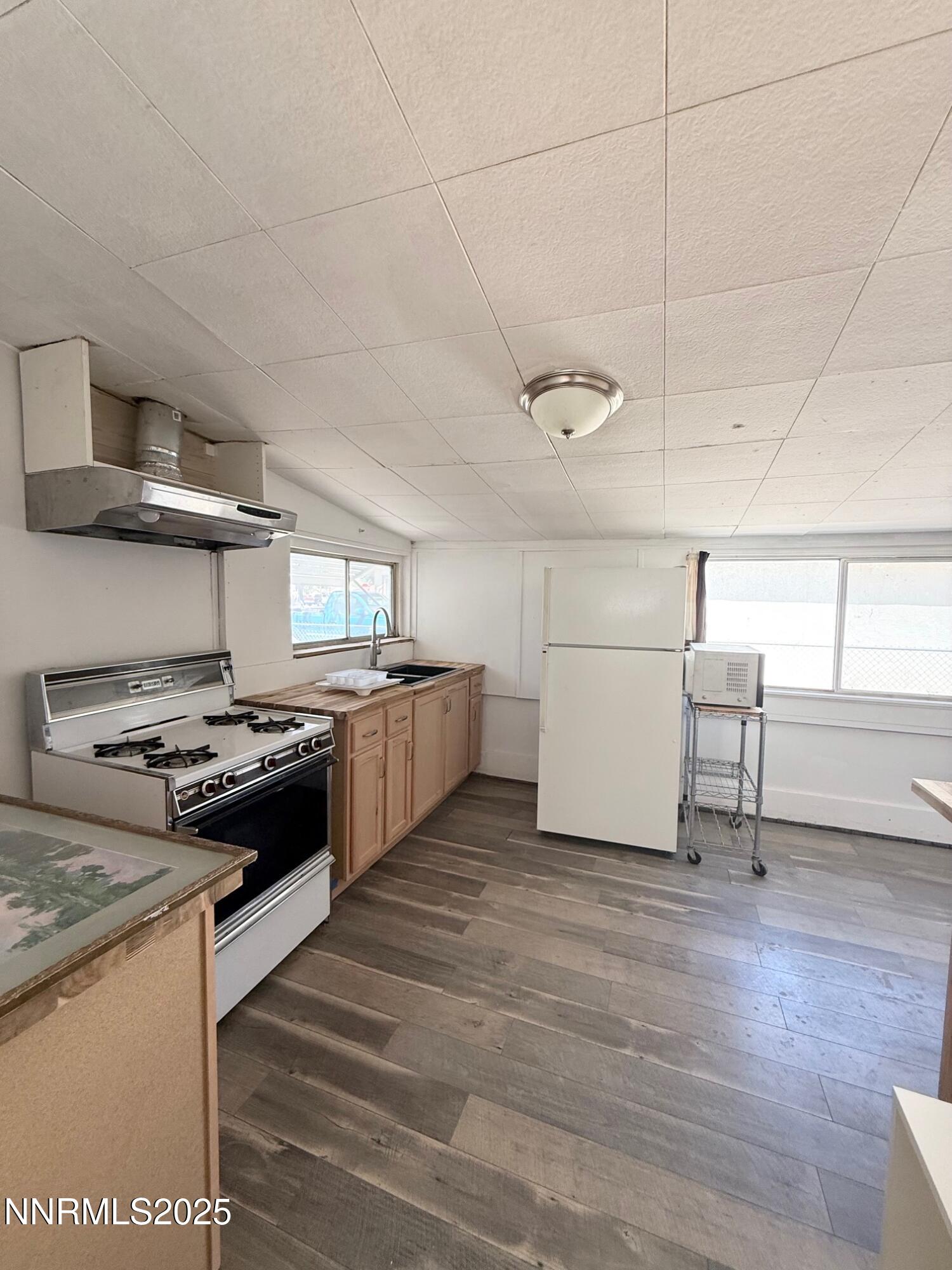 960 Franklin Avenue Property Photo 16