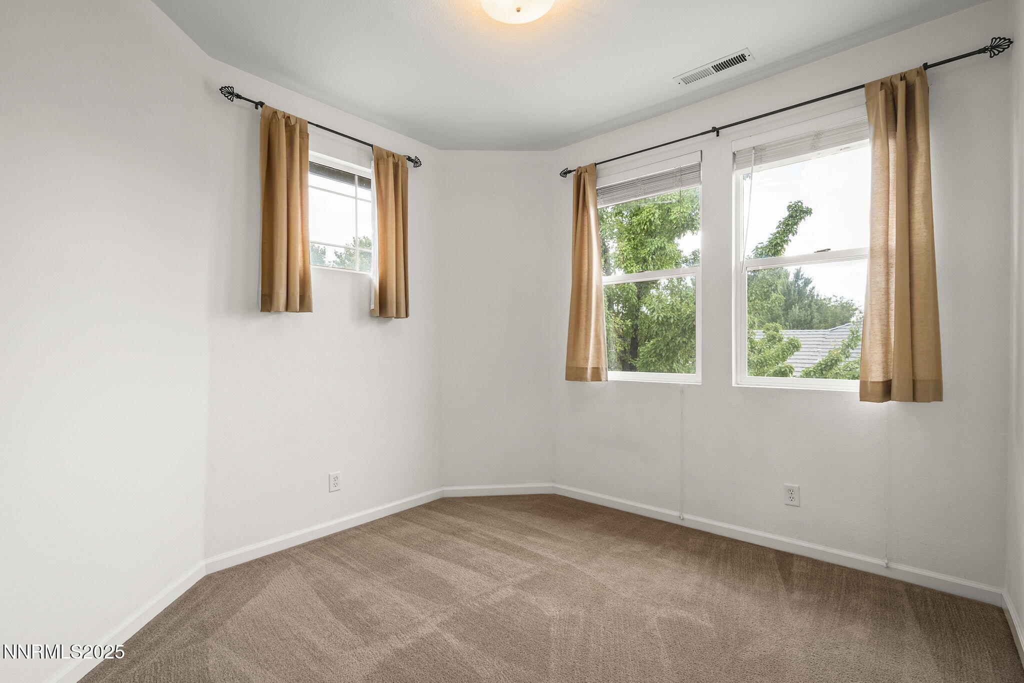2608 Arrowsmith Drive Property Photo 35
