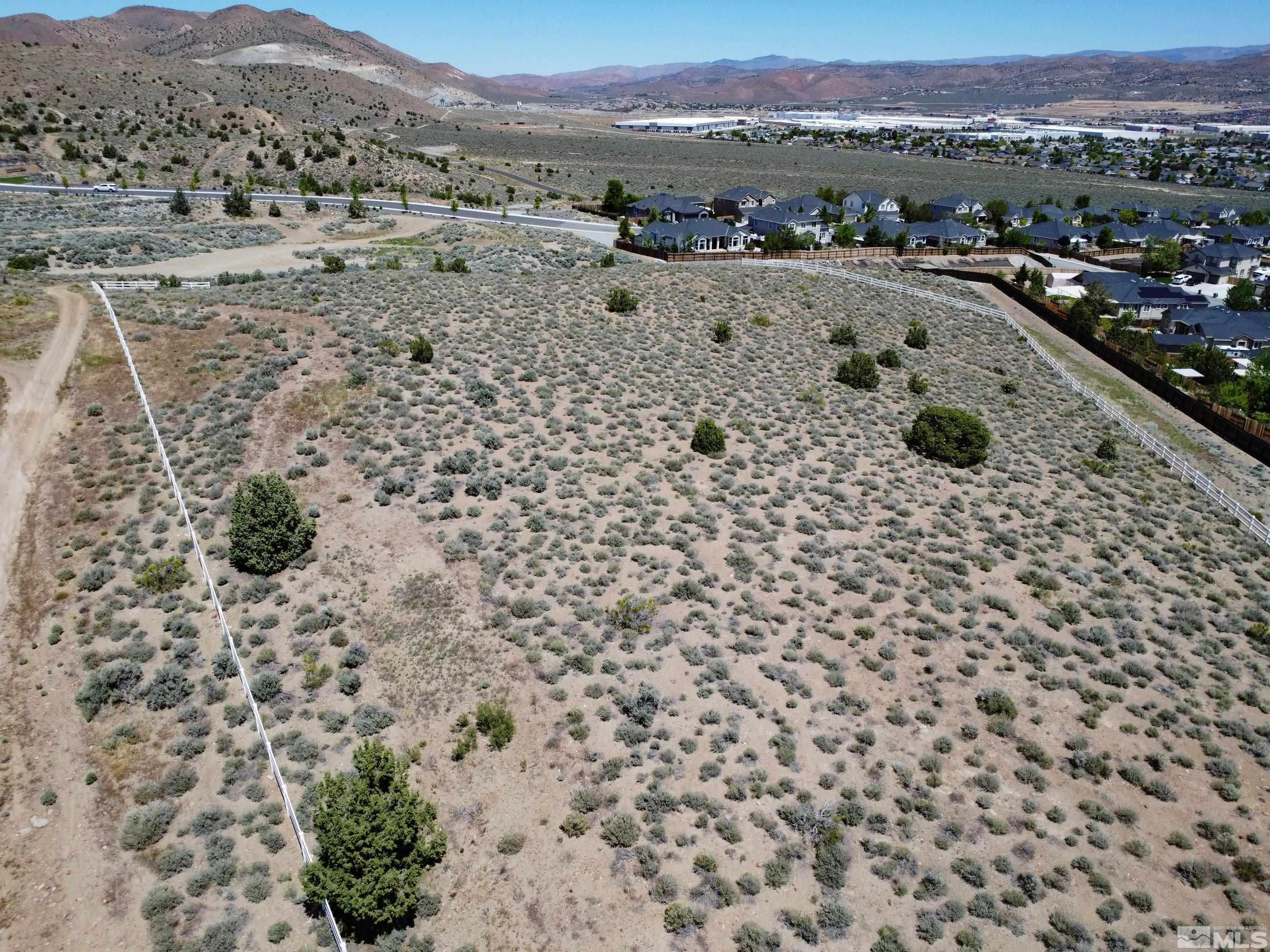 1247 Fuggles Drive Property Photo 3