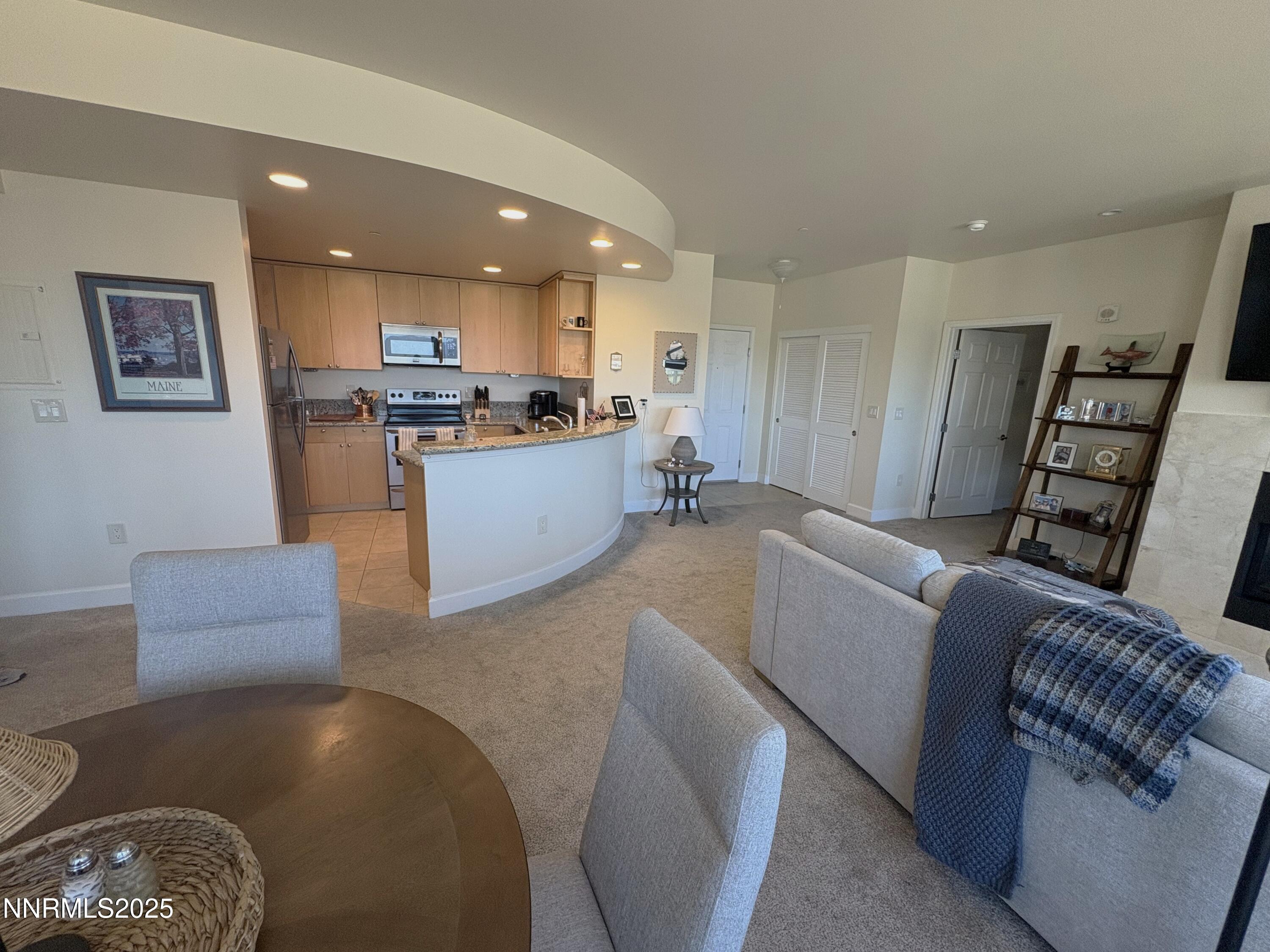 450 N Arlington Avenue Unit 1207 Property Photo 4