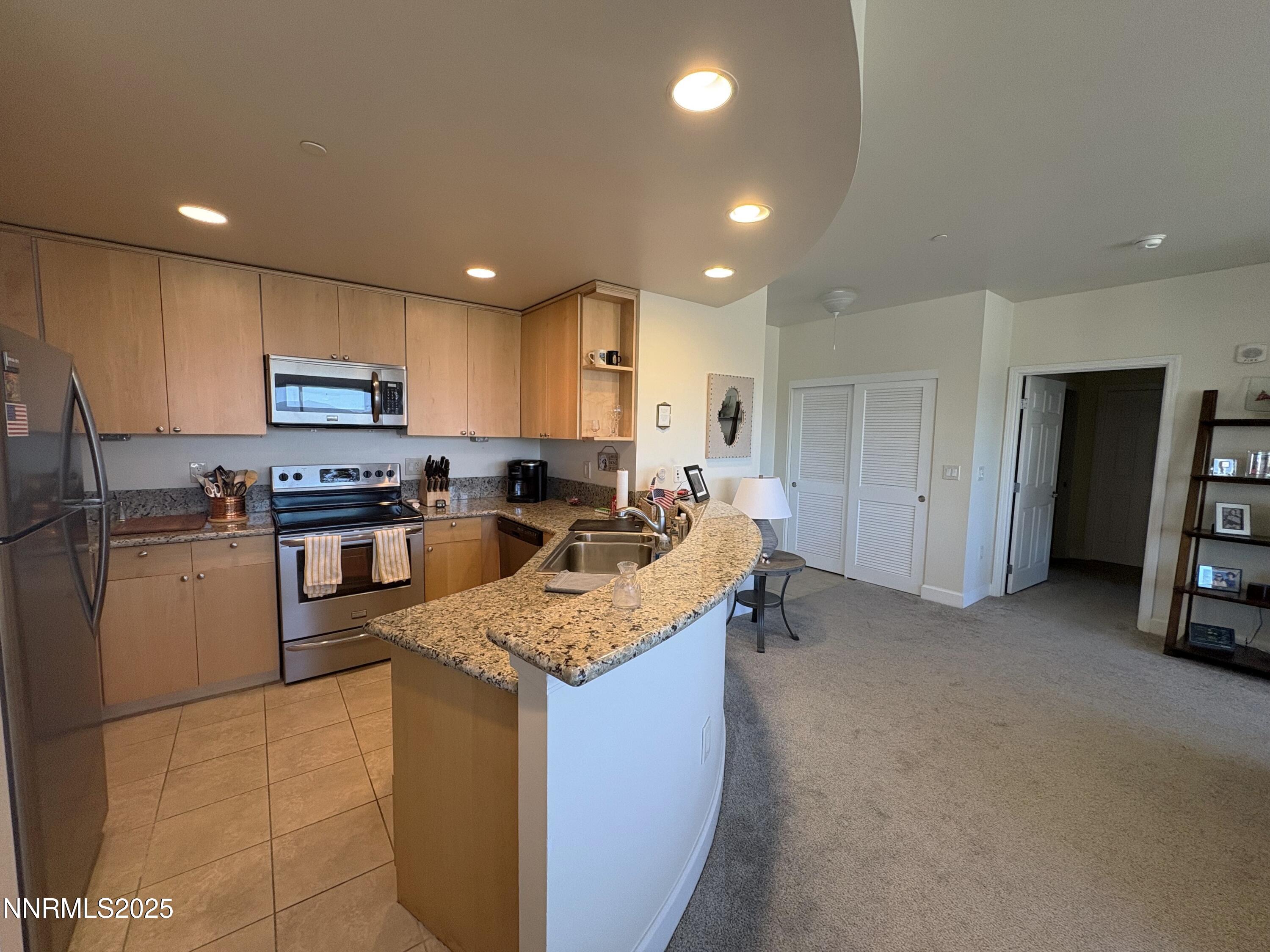 450 N Arlington Avenue Unit 1207 Property Photo 6