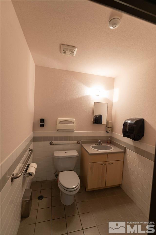 1300 S Curry Street Property Photo 4