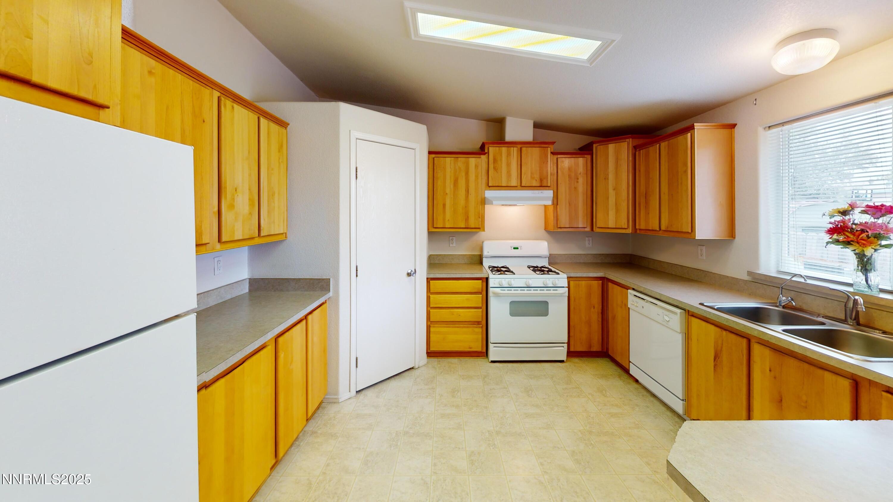 220 Antelope Drive Property Photo 5