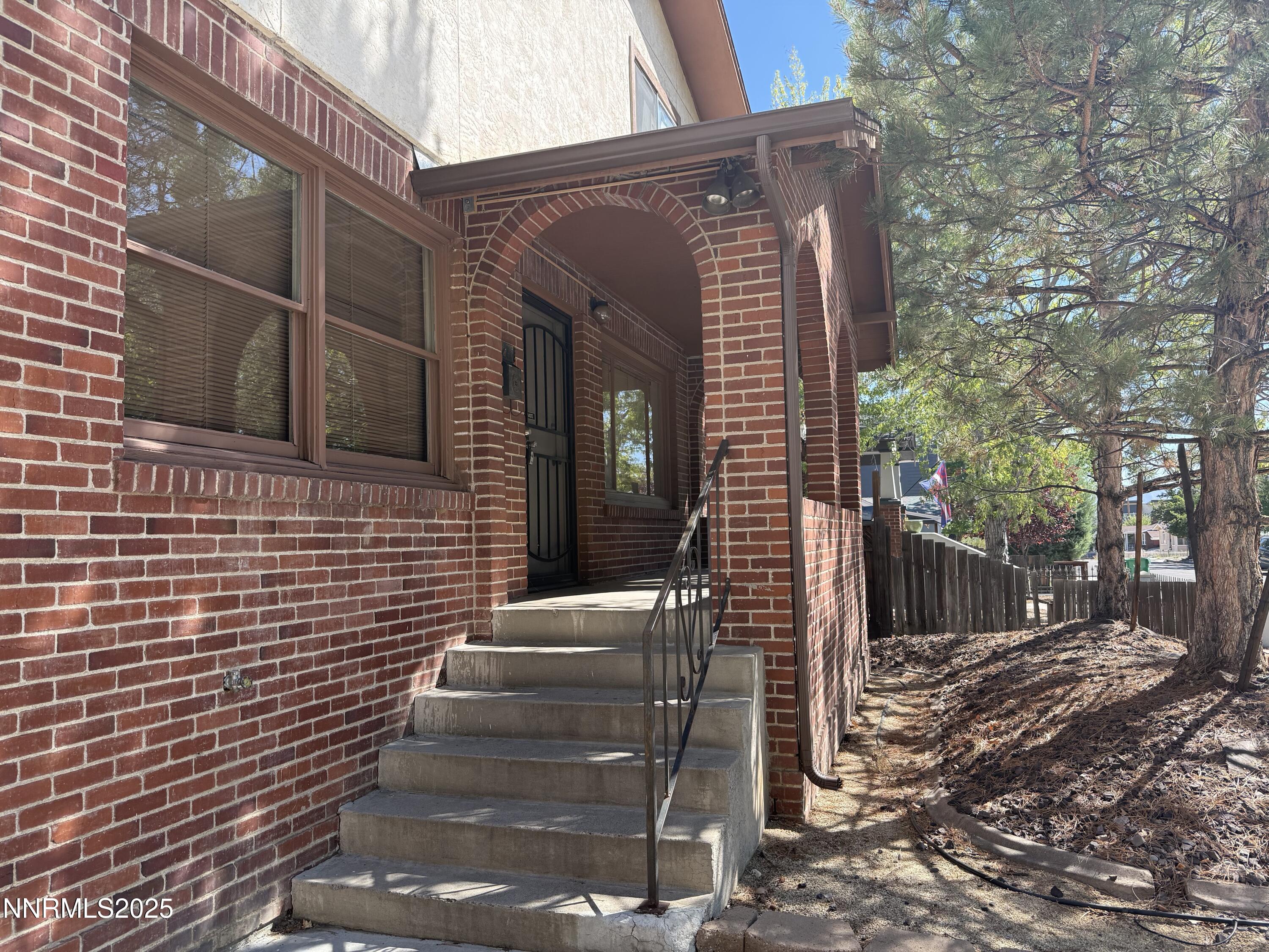 235 W Pueblo Street Property Photo 2
