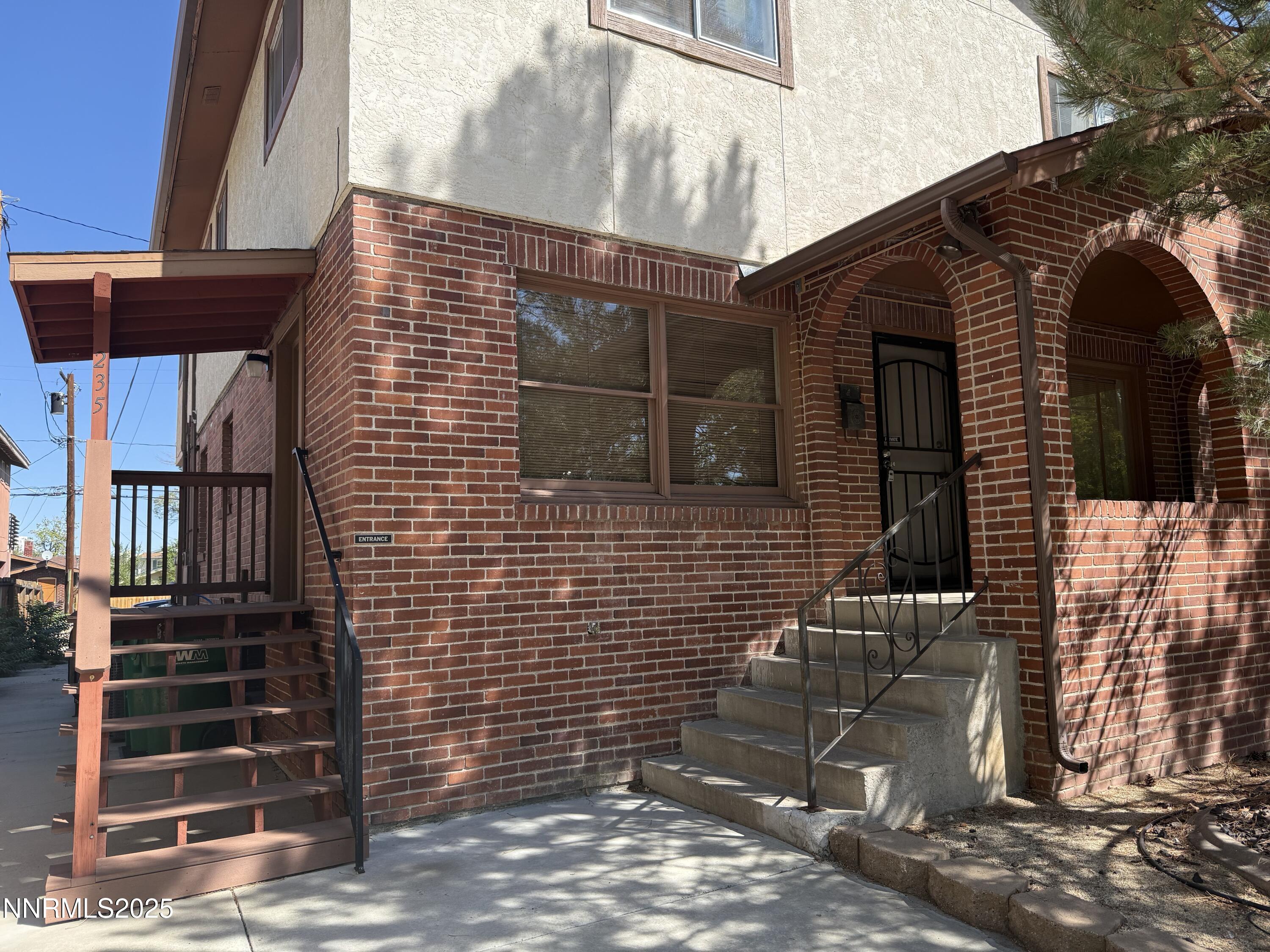 235 W Pueblo Street Property Photo 3