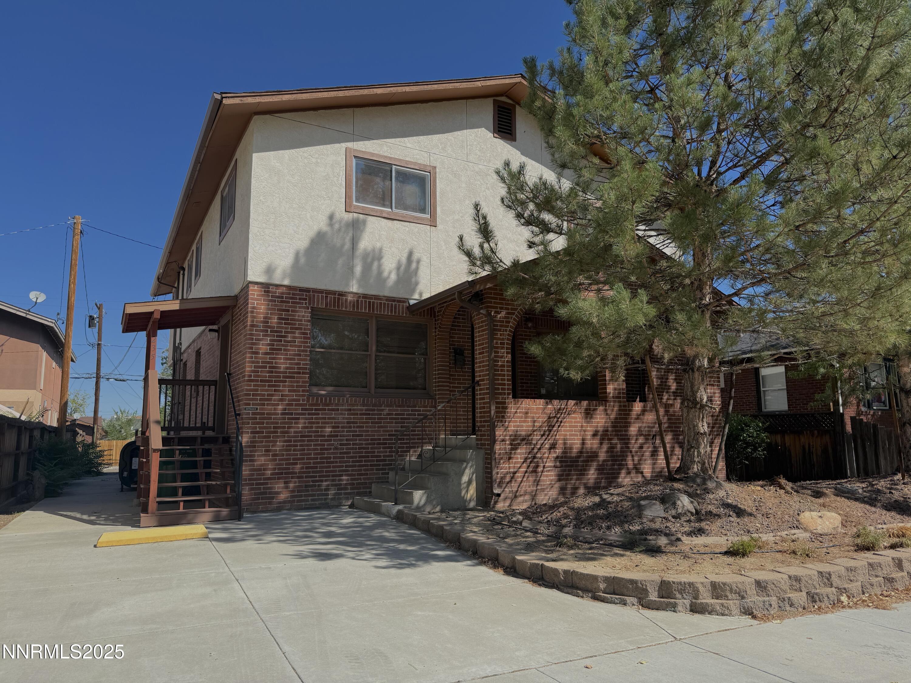 235 W Pueblo Street Property Photo 5