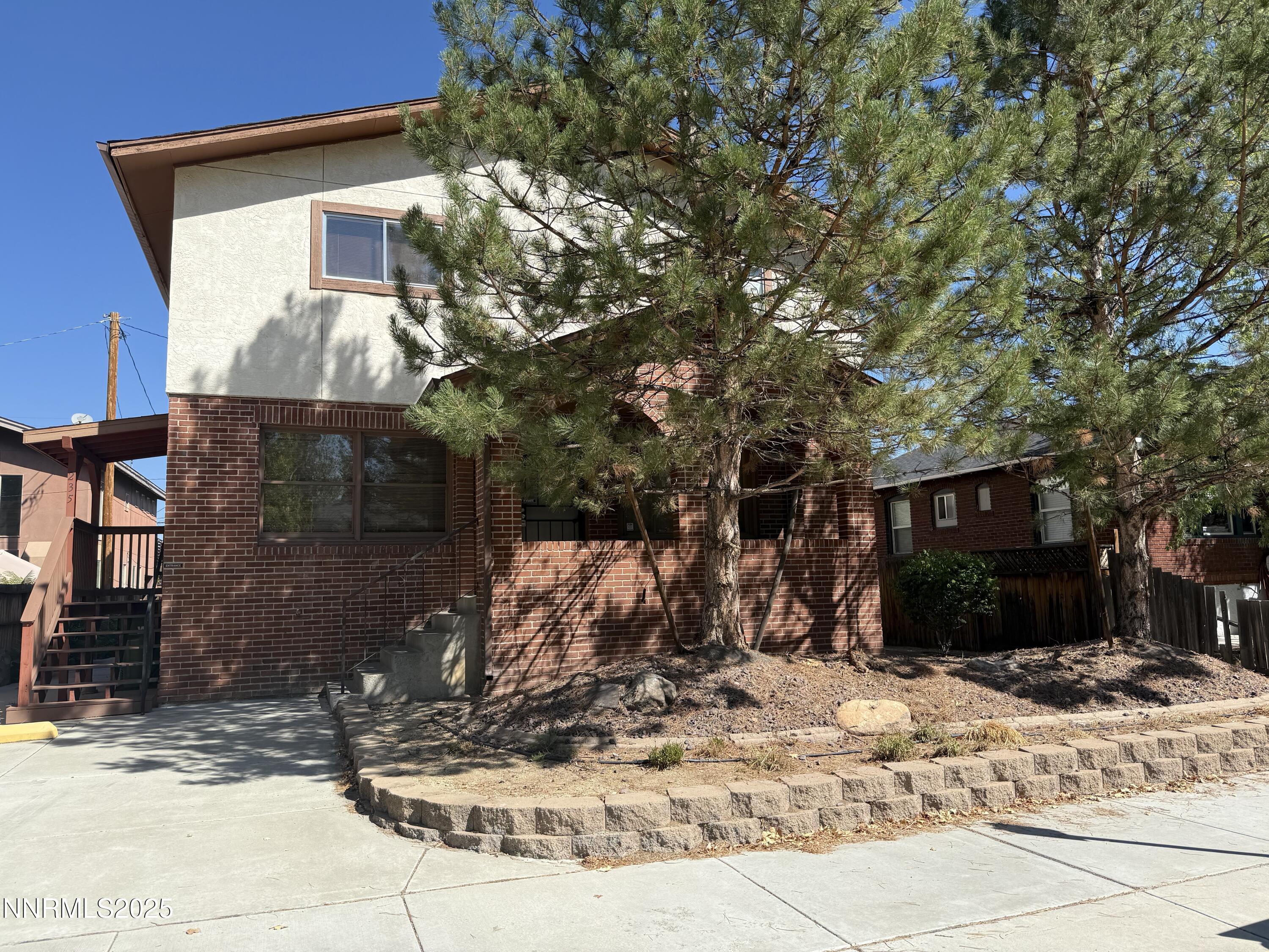235 W Pueblo Street Property Photo 6