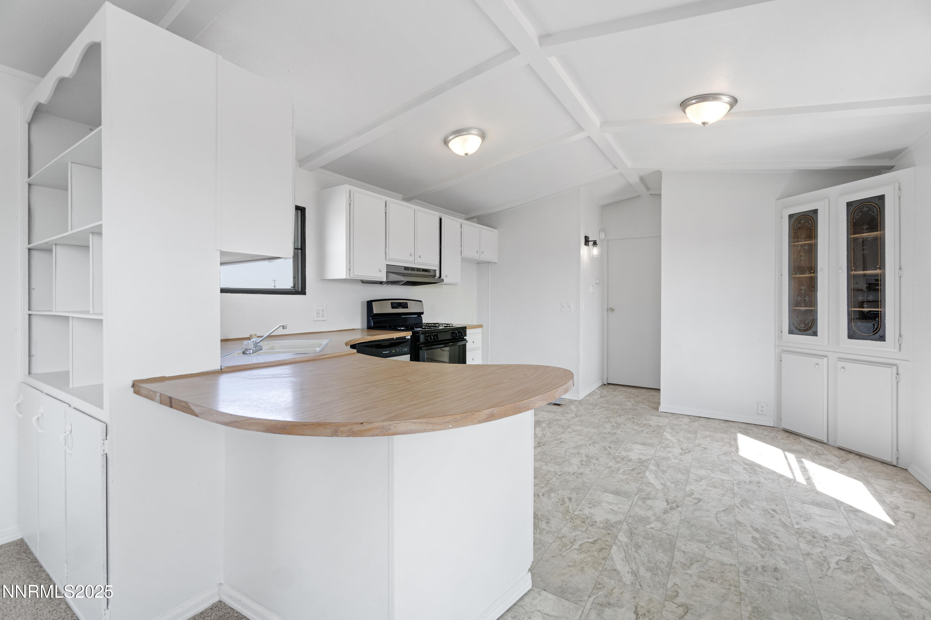 9 Stanley Lane Property Photo 8