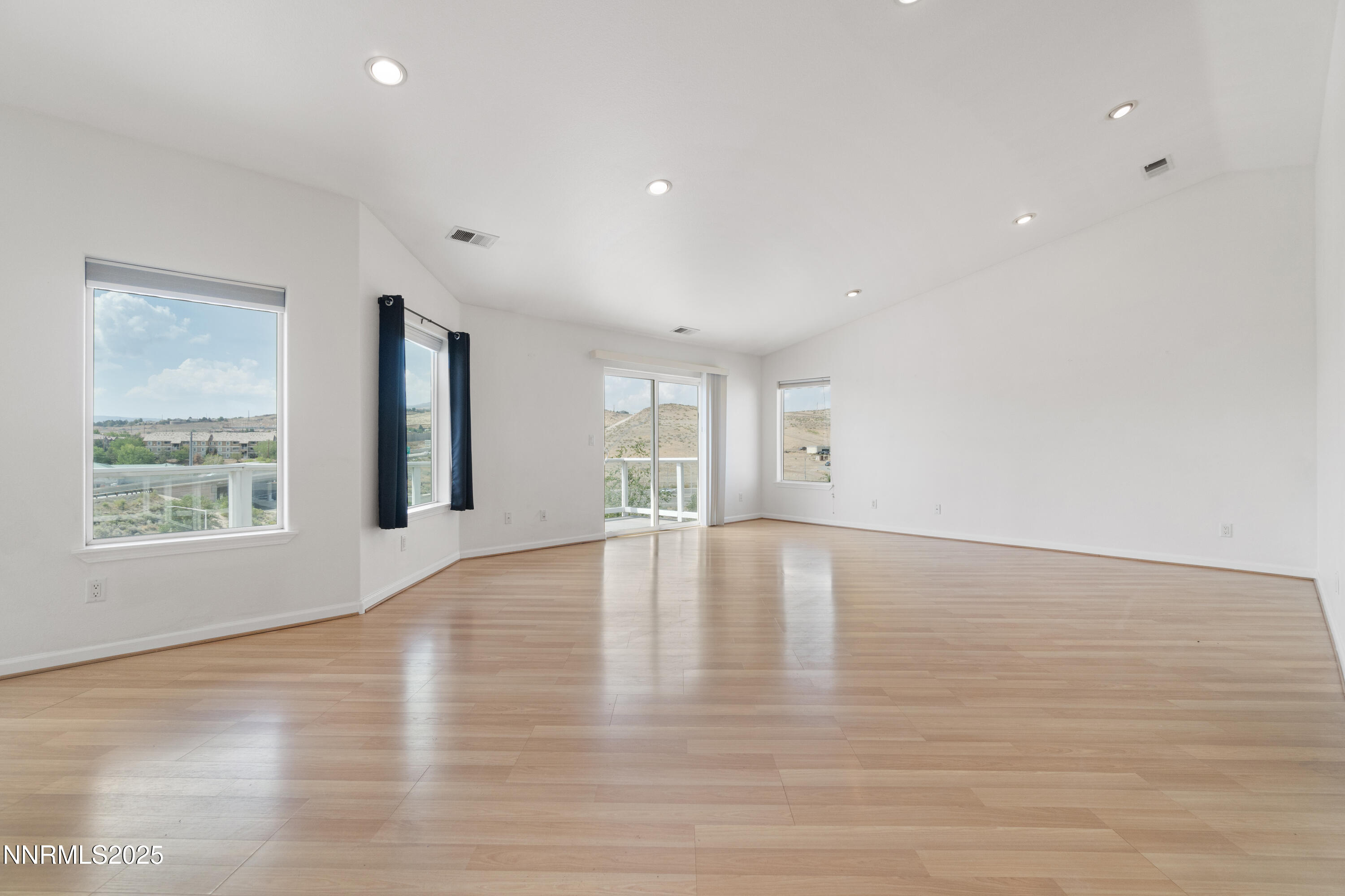 2740 Scottsdale Road Property Photo 6