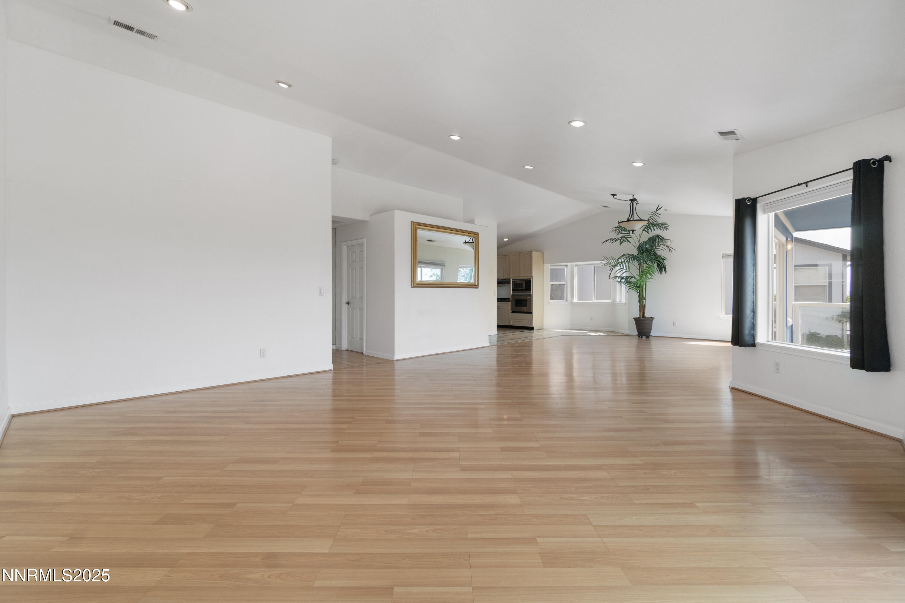 2740 Scottsdale Road Property Photo 7