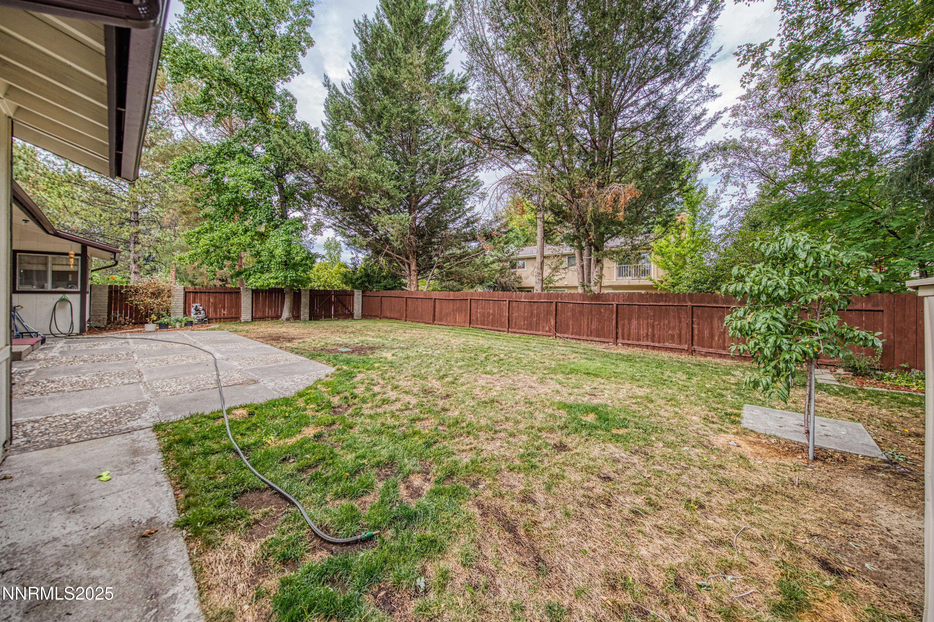 795 Twin Pines Court Property Photo 5