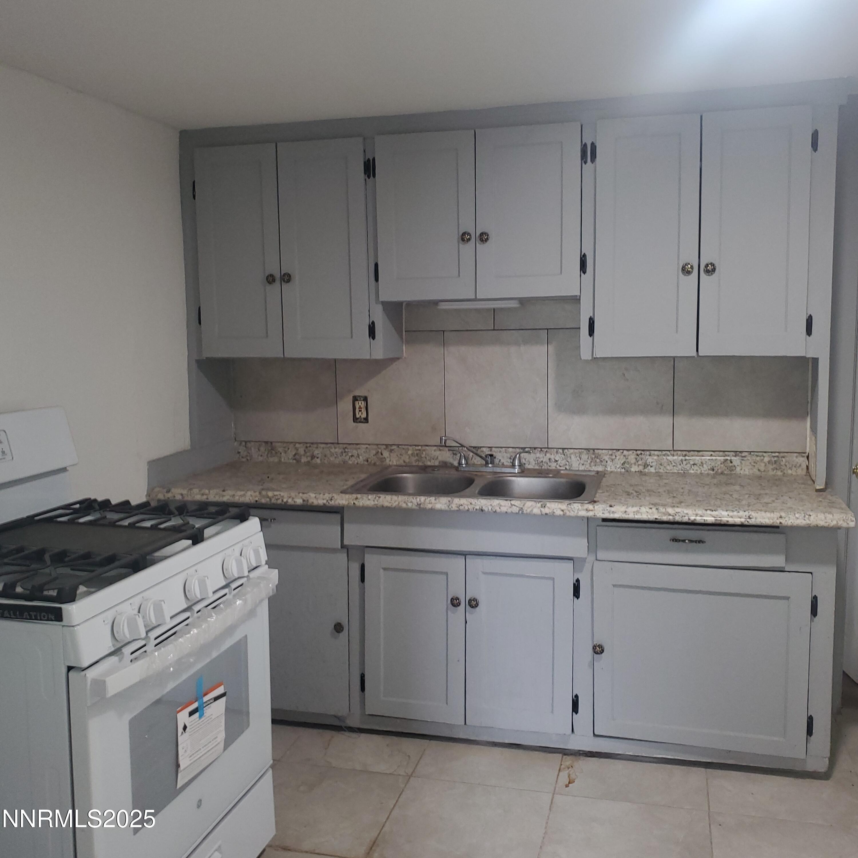 742 D Street Property Photo 3