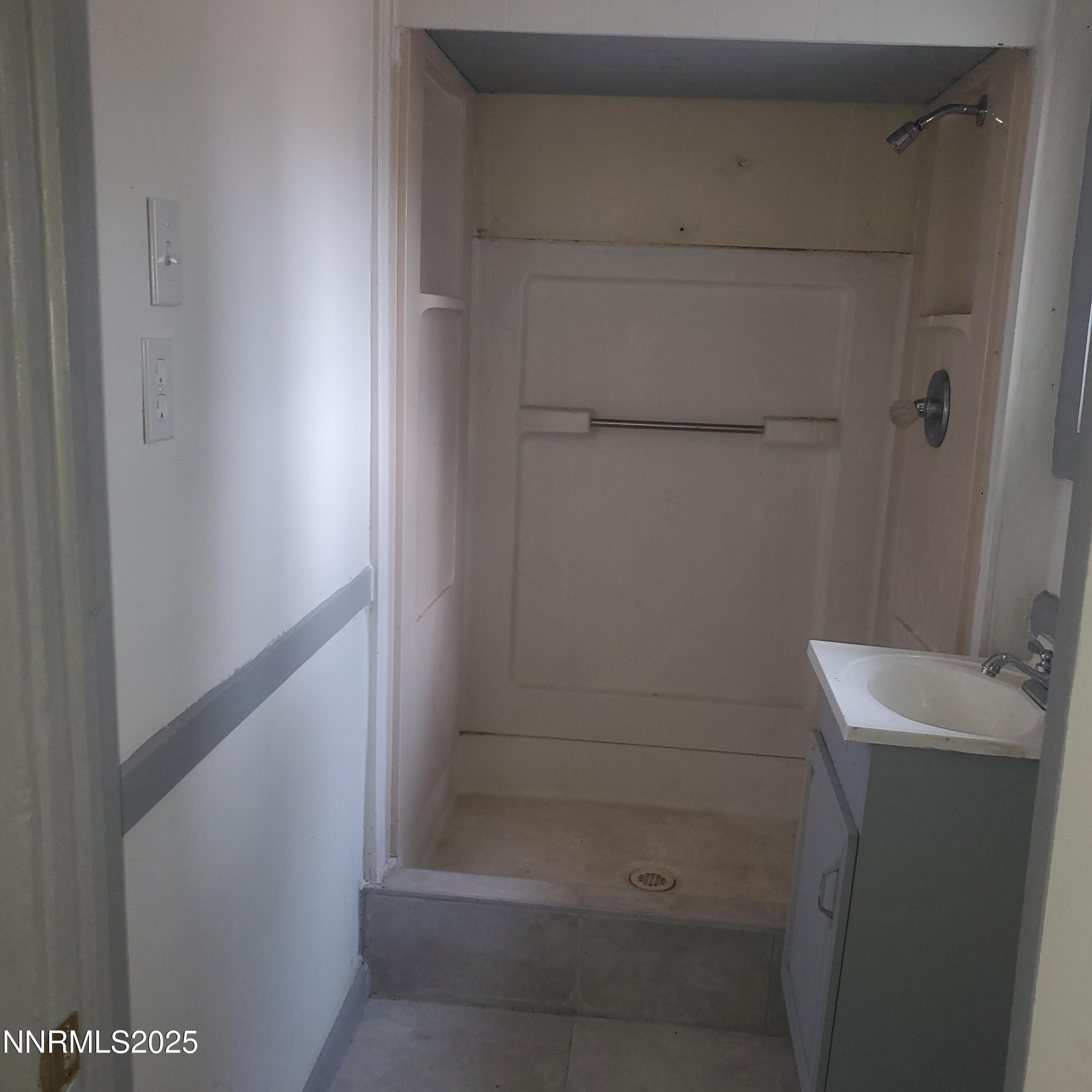 742 D Street Property Photo 8