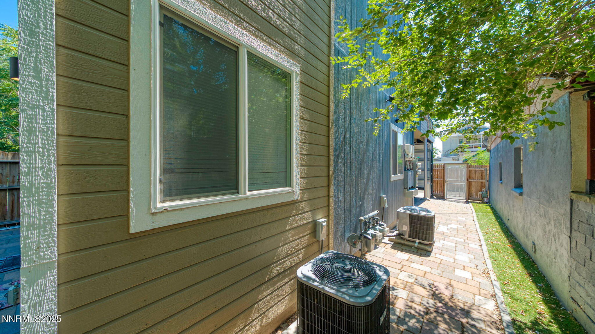 442 E 7th Street 1 & 2 Property Photo 19