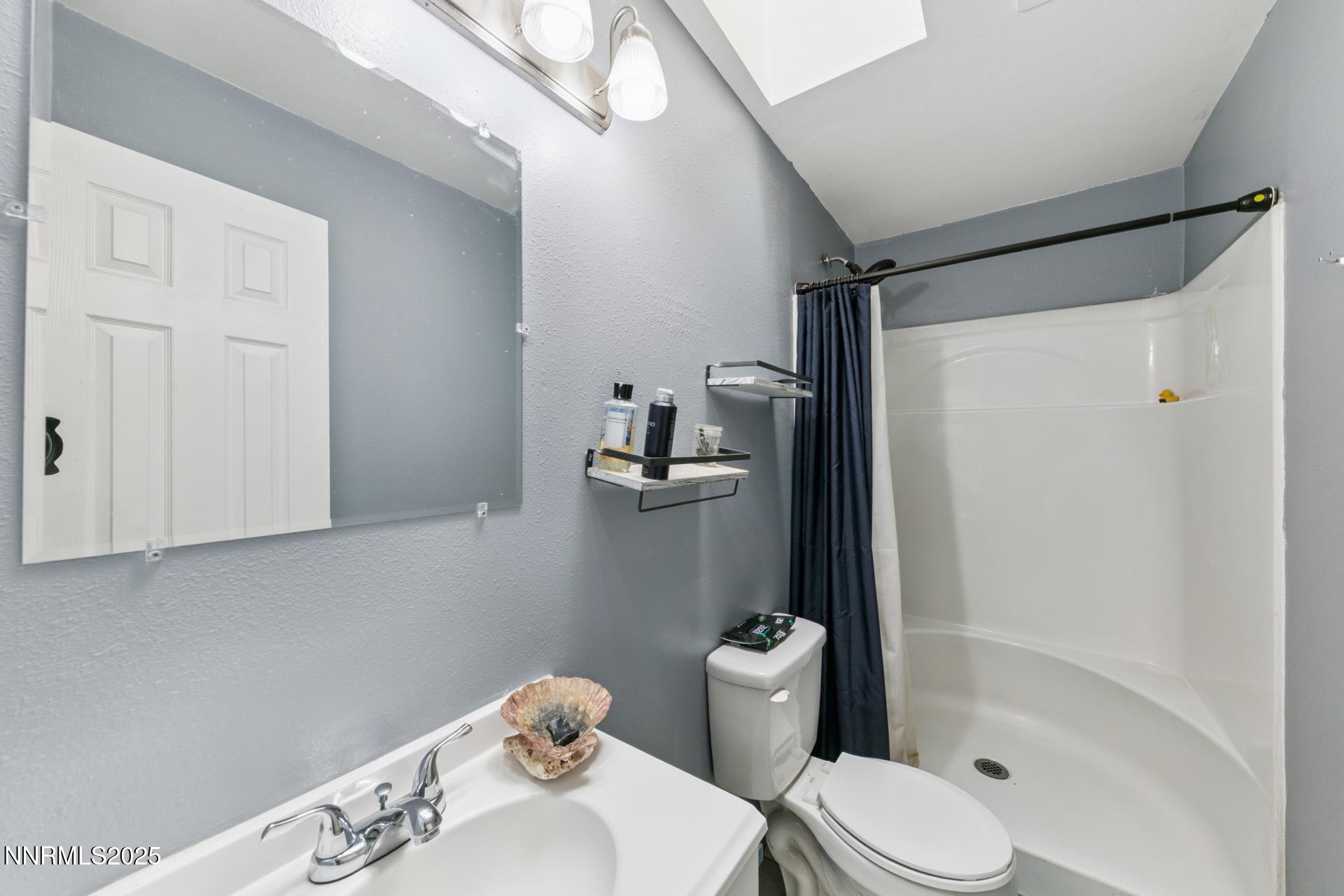 440 E 7th Street Property Photo 11