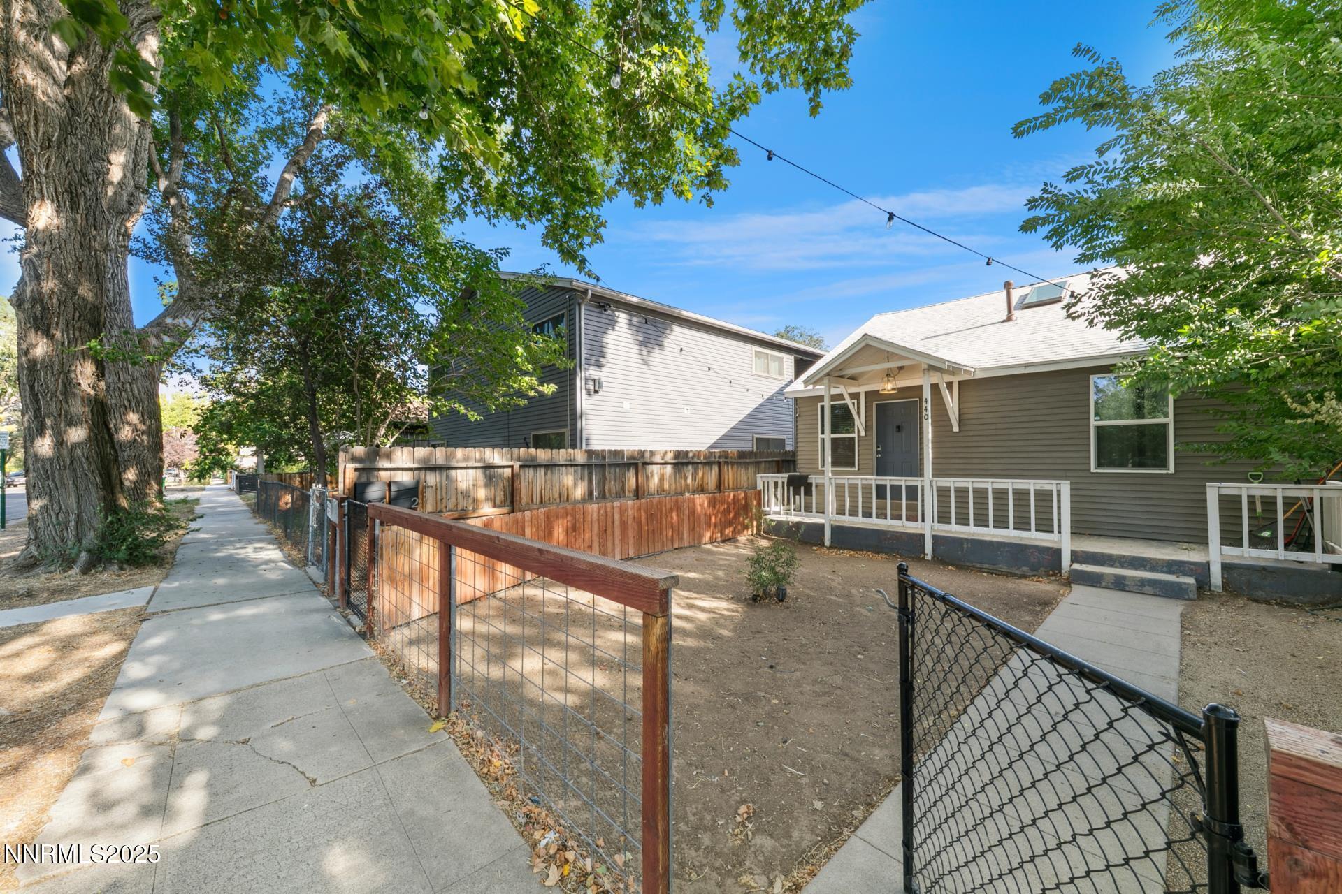 440 E 7th Street Property Photo 14