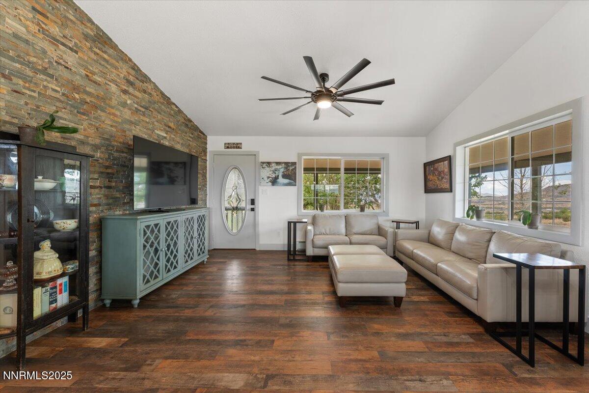 15030 N Red Rock Road Property Photo 8