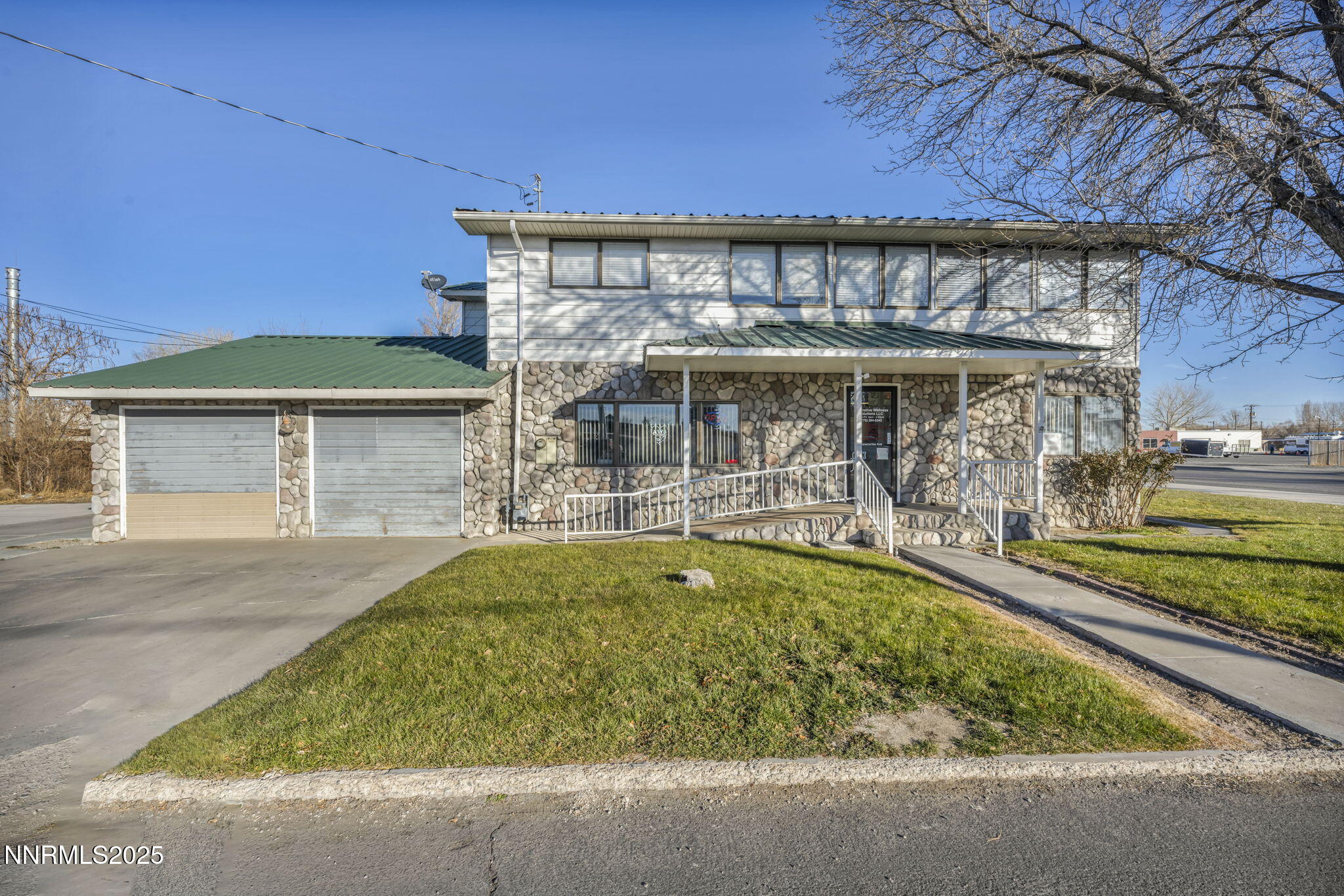 2 Newcombe Avenue Property Photo 1