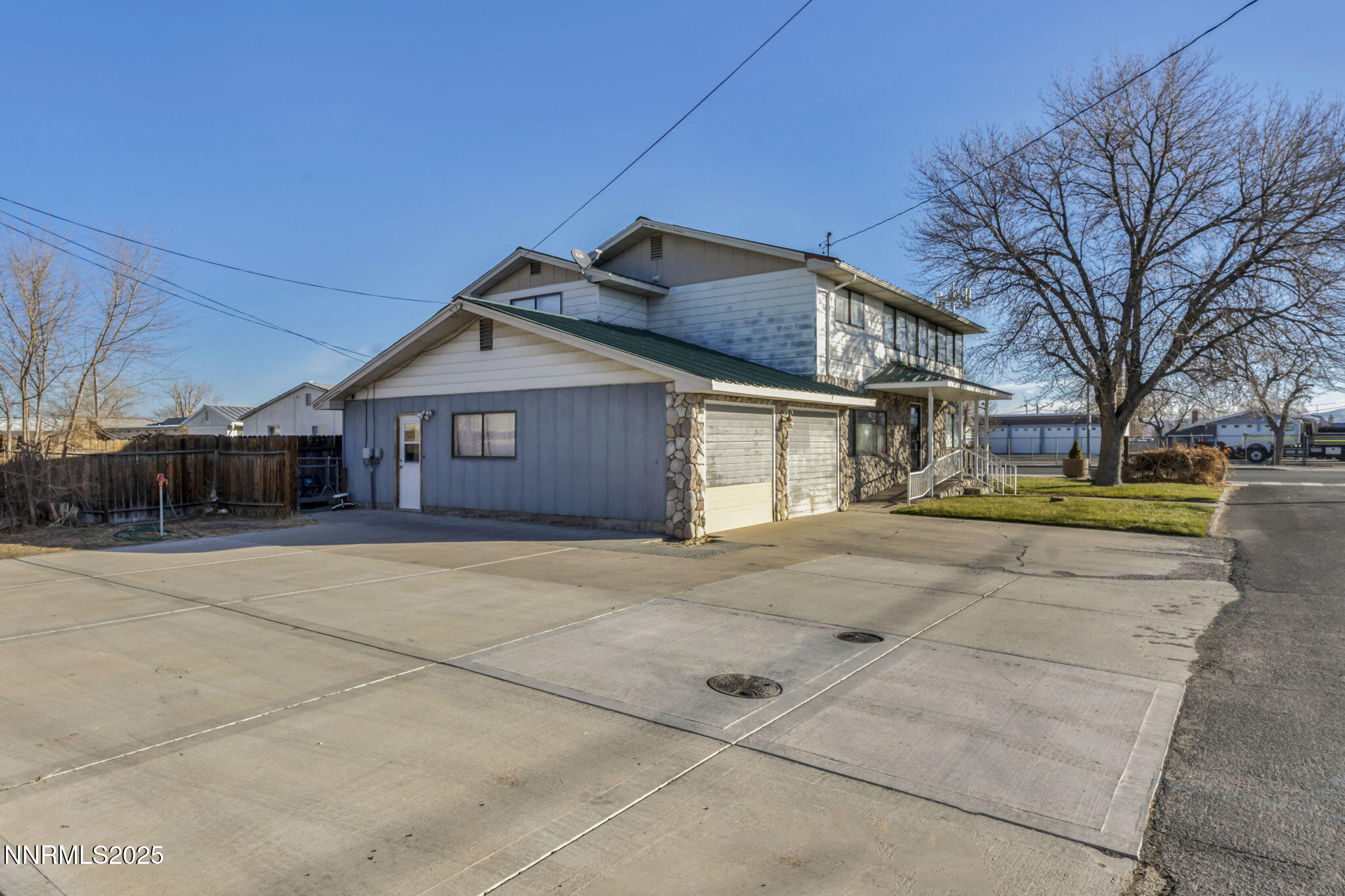2 Newcombe Avenue Property Photo 3