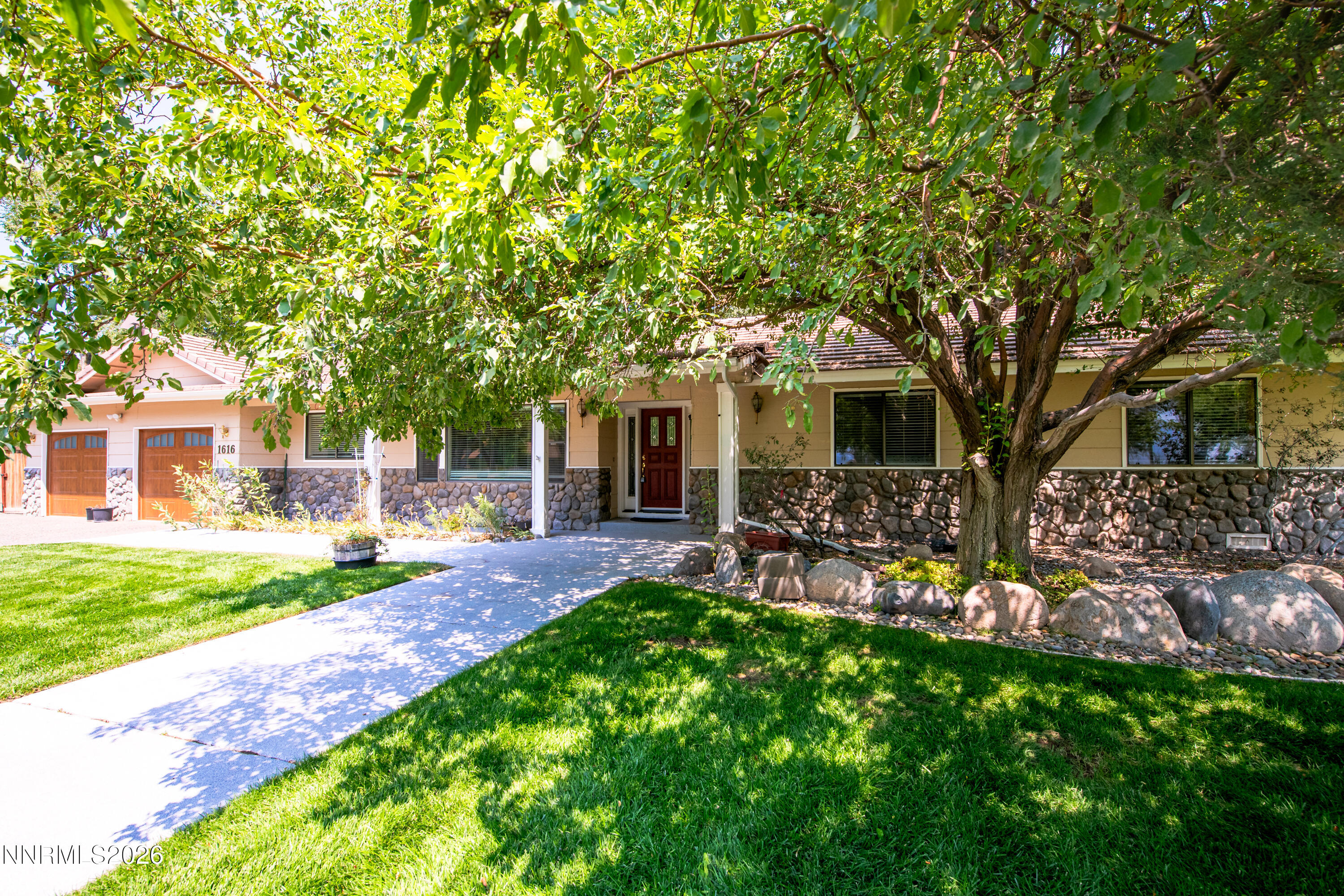 1616 Scoti Lane Property Photo 3