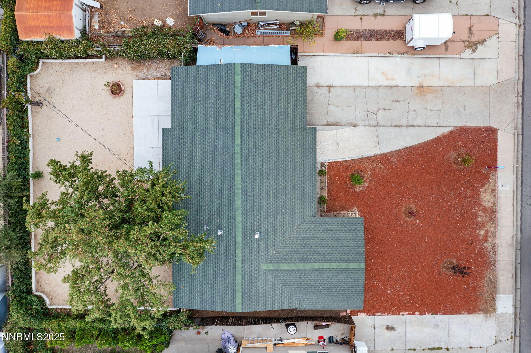 1121 Greenbrae Drive Property Photo 2