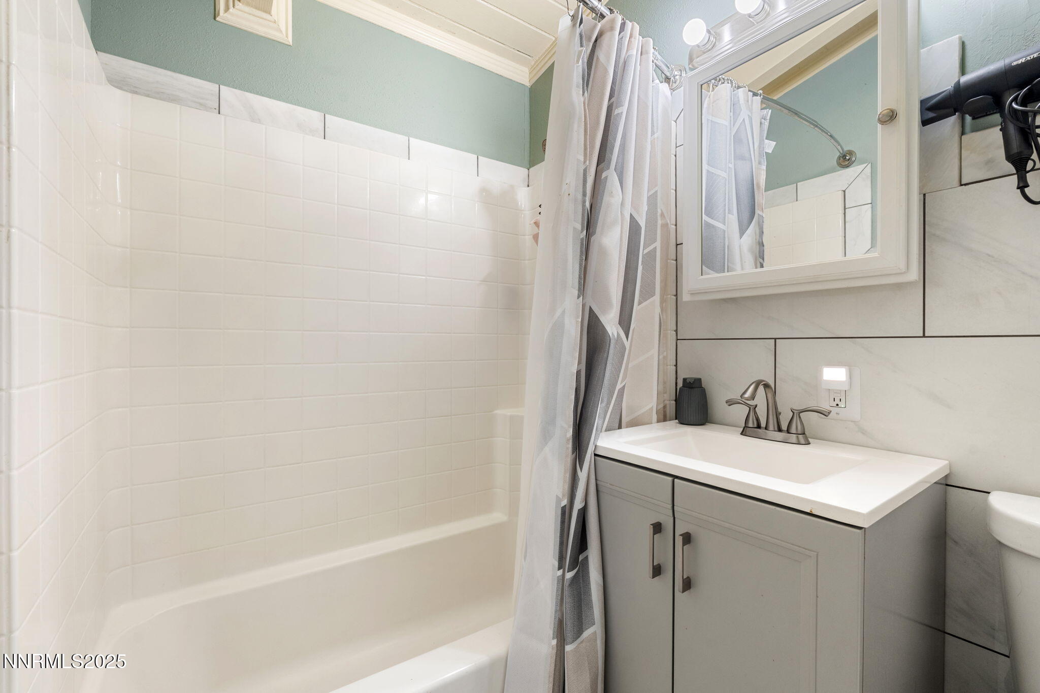 1121 Greenbrae Drive Property Photo 23