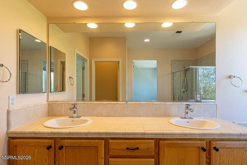 932 Lakeview Drive Property Photo 20