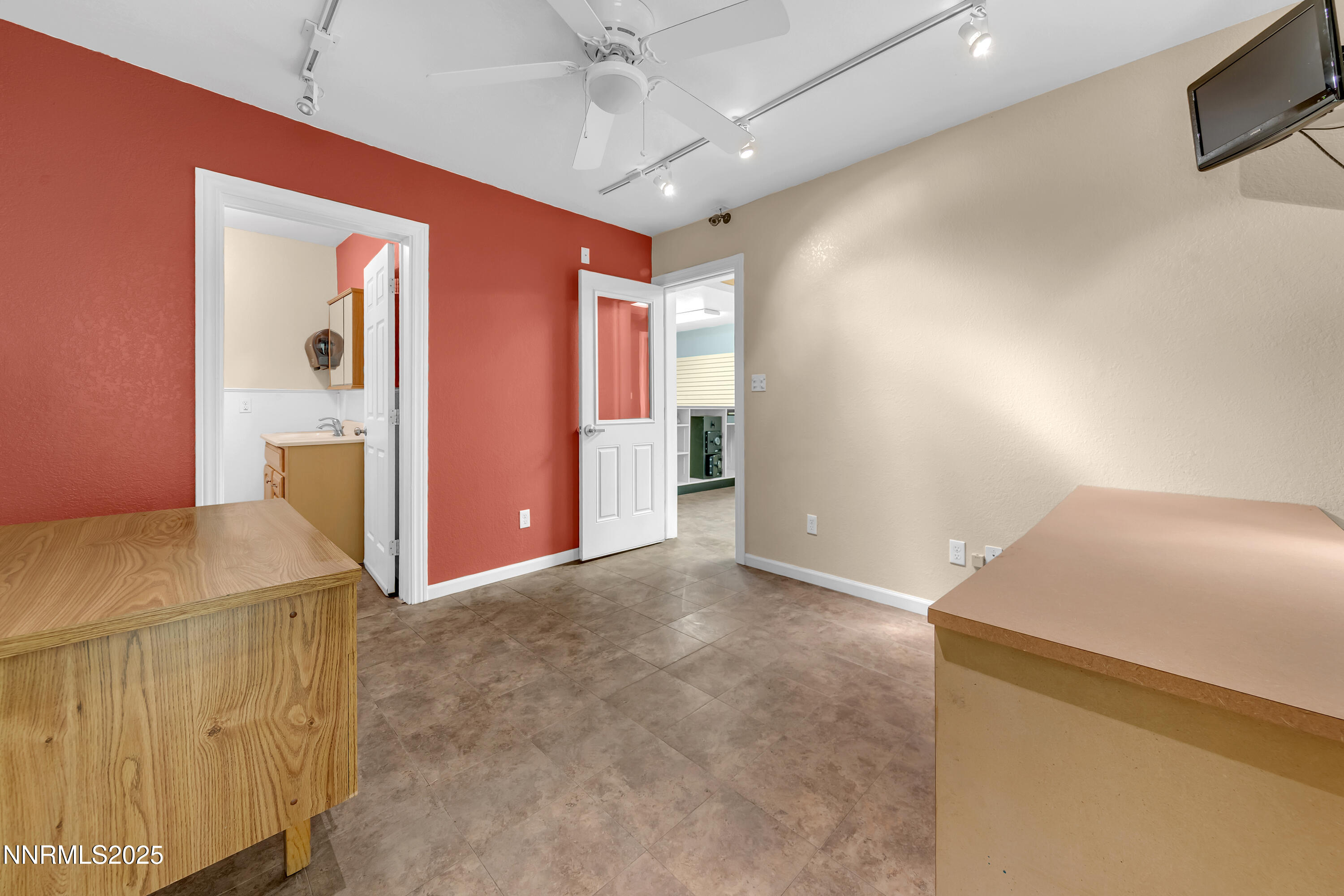 836 W 5th Street Property Photo 22