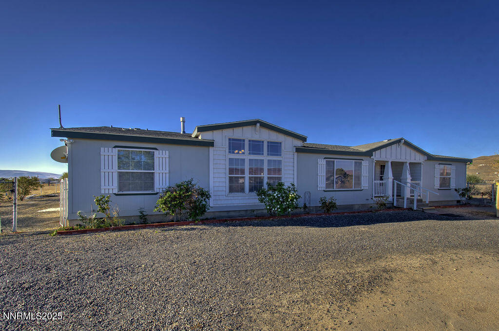 1535 Lincoln Circle Property Photo 2